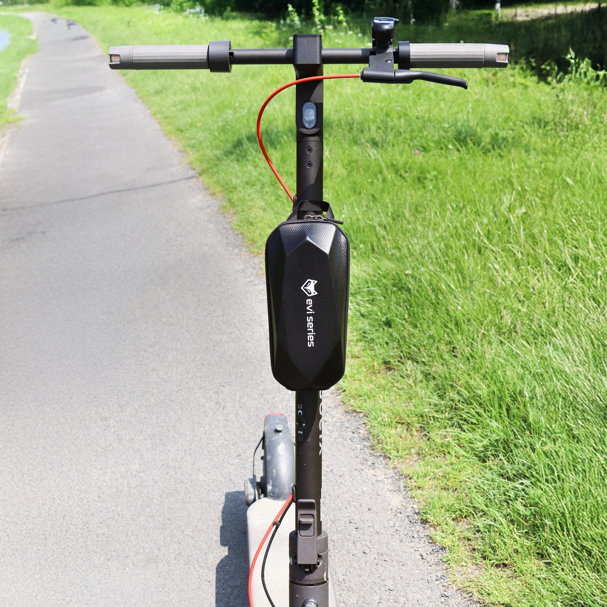 E-Scooter Tasche 2,5L wasserdicht, Lenkertasche Hardcase für Elektro-Roller, stabile Schraub-Halterung, reflektierend, EVI SERIES Scooter Bag Pro+