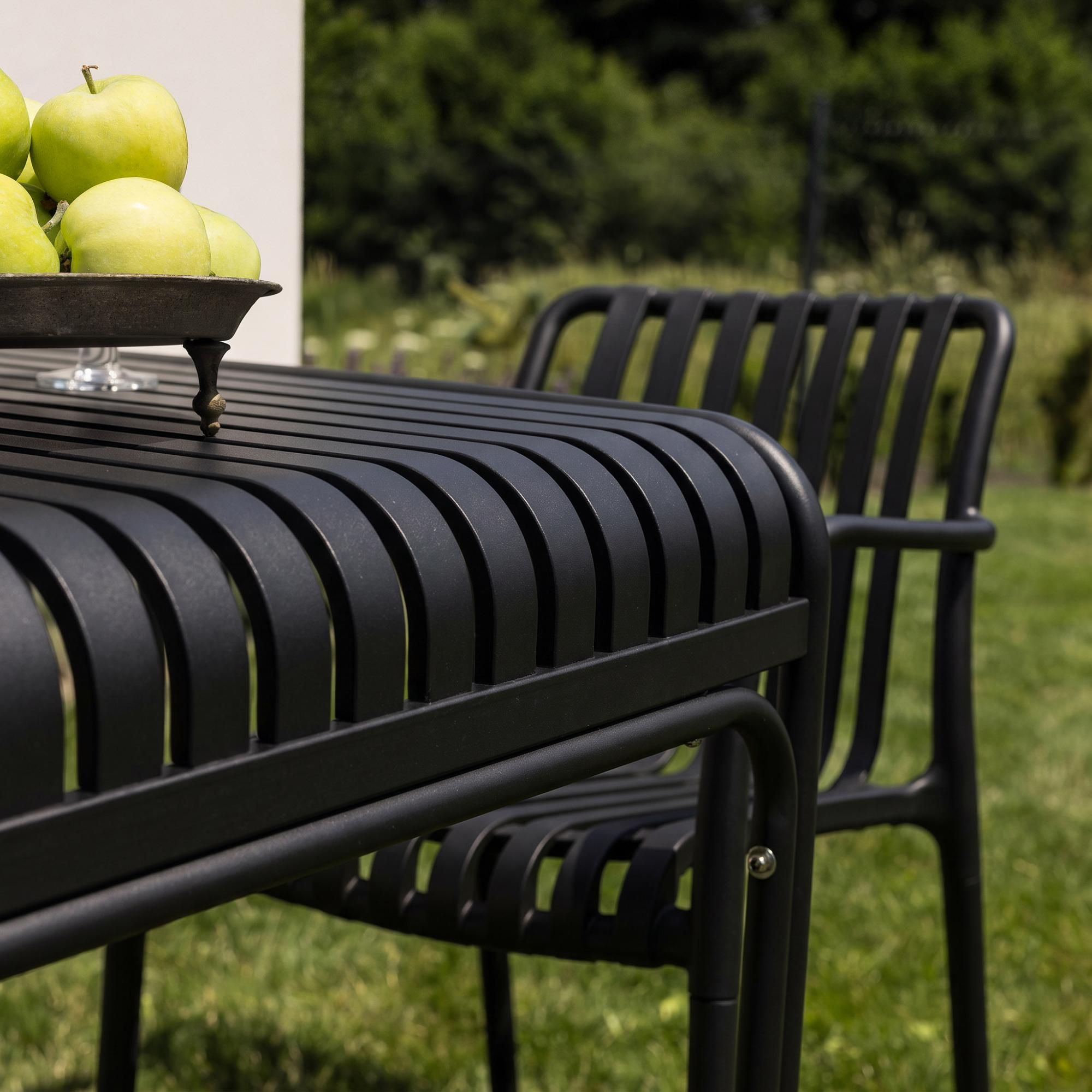 di volio Gartentisch LIWIO - Outdoor Tisch 80x80 cm, wetterfester Balkontisch aus Metall (Schwarz)