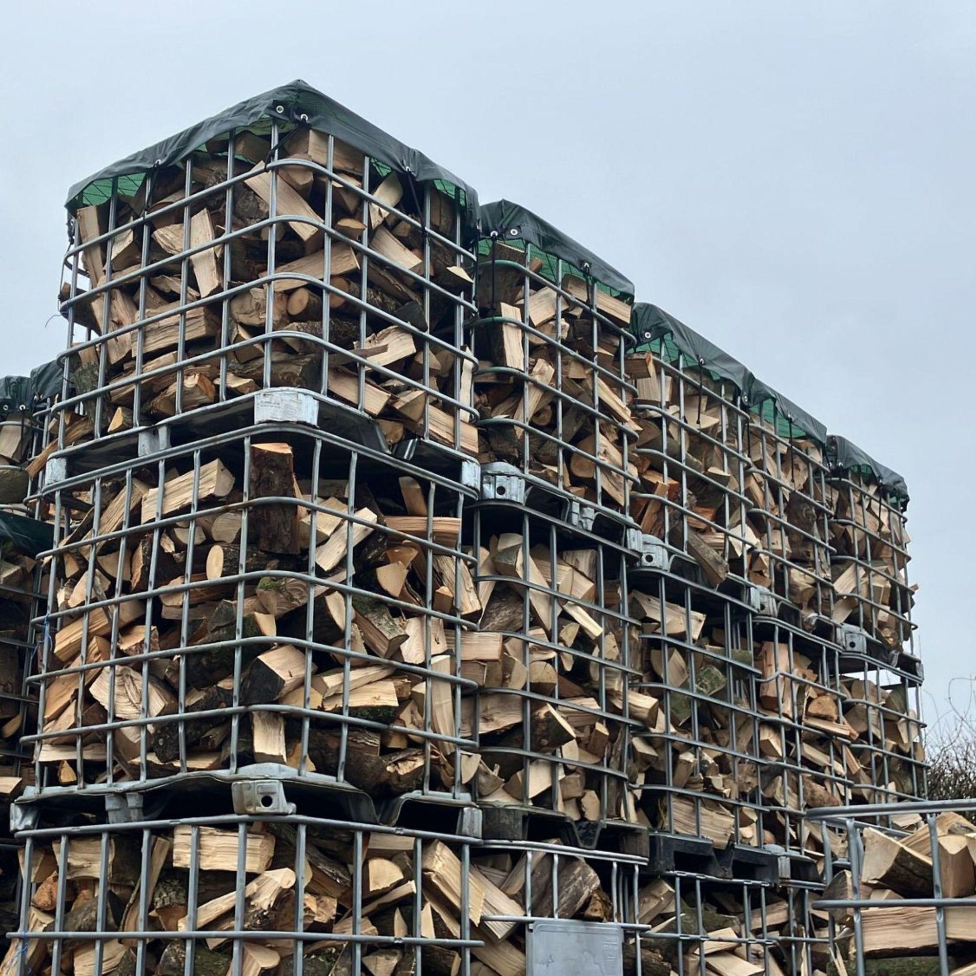 IBC-Abdeckplane für IBC-Kisten mit Brennholz