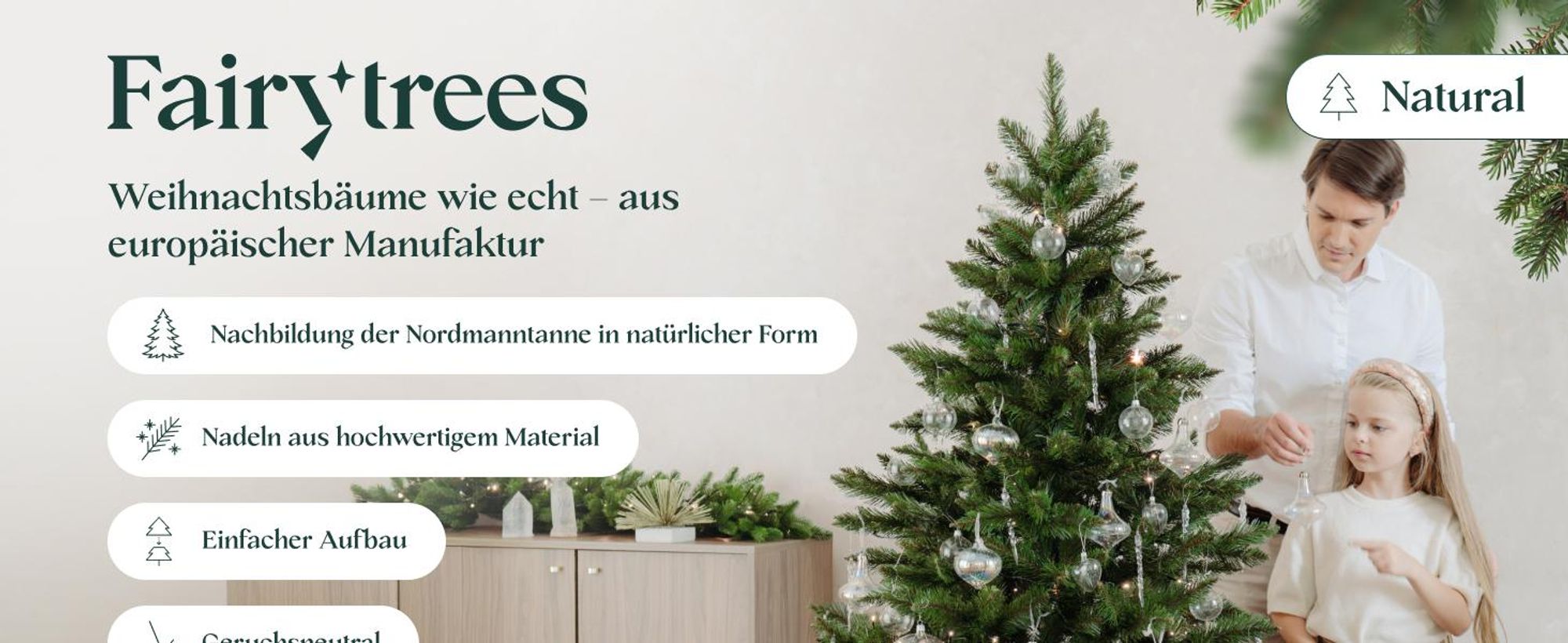 FairyTrees Weihnachtsbaum künstlich 220cm NORDMANNTANNE mit Christbaum Holzständer |  Tannenbaum künstlich mit grünem Stamm |  EU