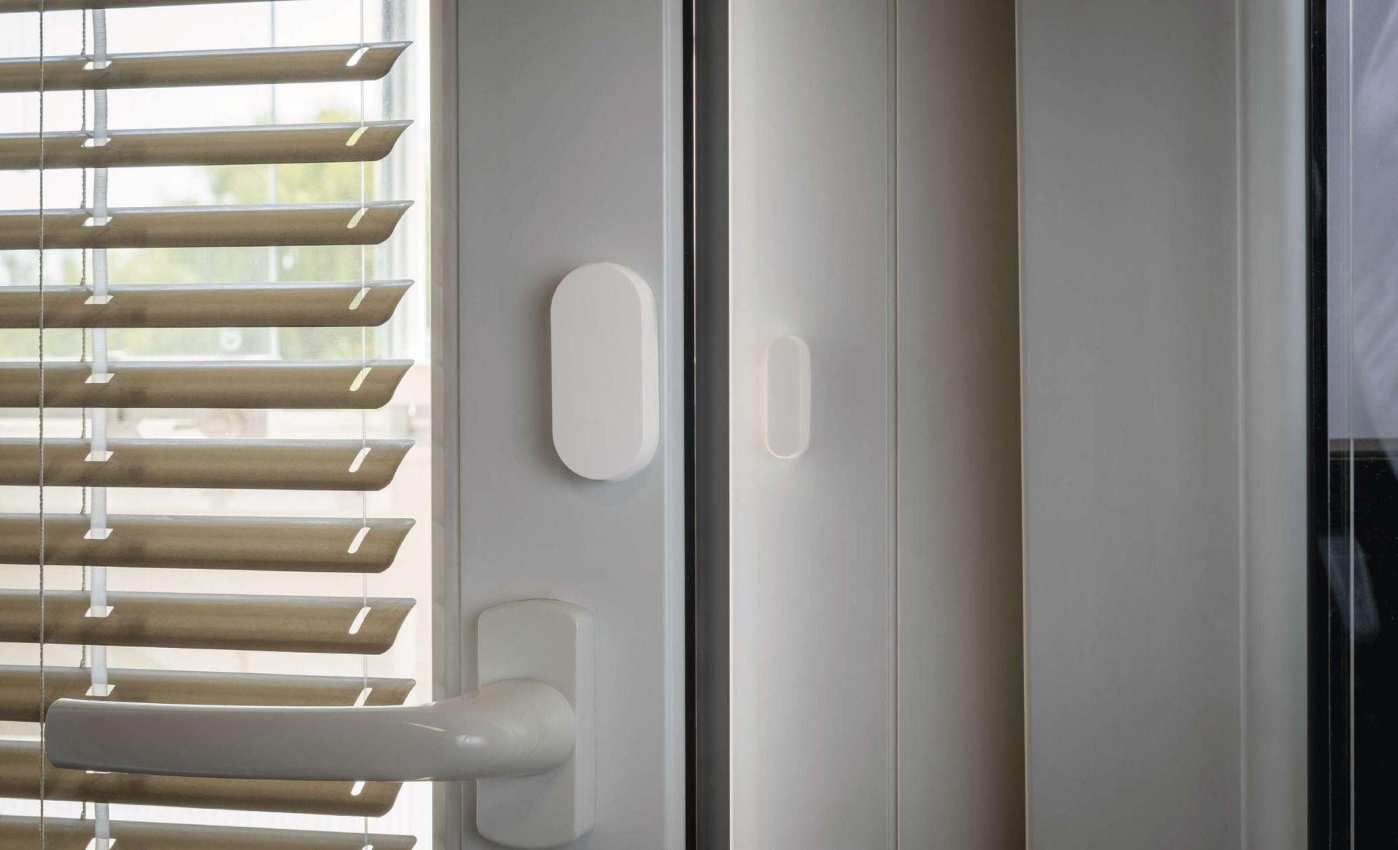EMOS GoSmart - Smart Home Fenster- und Türsensor mit App - Zigbee - kabellos - 3M-Klebeband, inkl. Batterie - Google Home und Alexa kompatibel, H5021