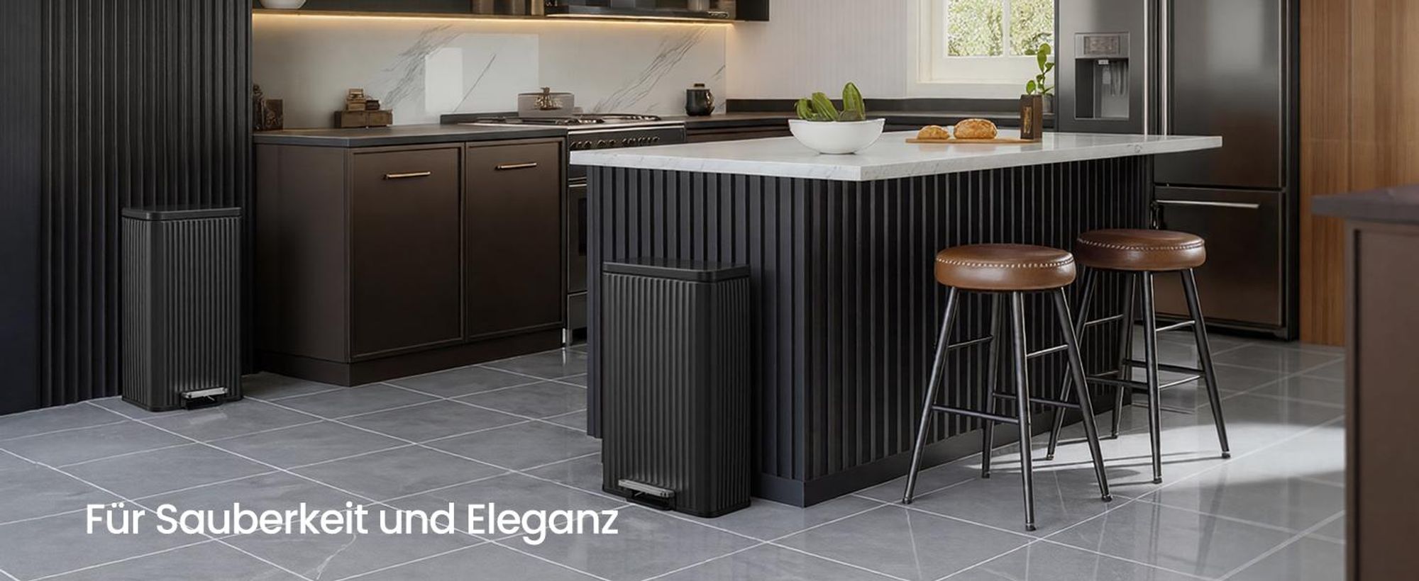 SONGMICS Mülleimer Küche, Abfallbehälter mit Deckel und Pedal, Softclose, Herausnehmbarer Inneneimer, 30 L, Schwarz