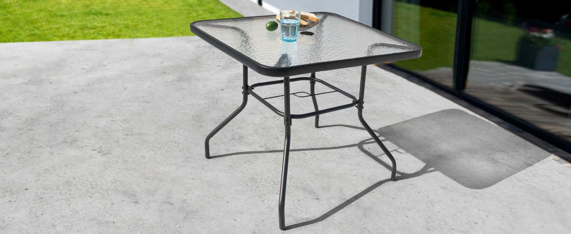 Avestar Gartentisch mit Tischplatte aus gehärtetem Glas, Schwarz