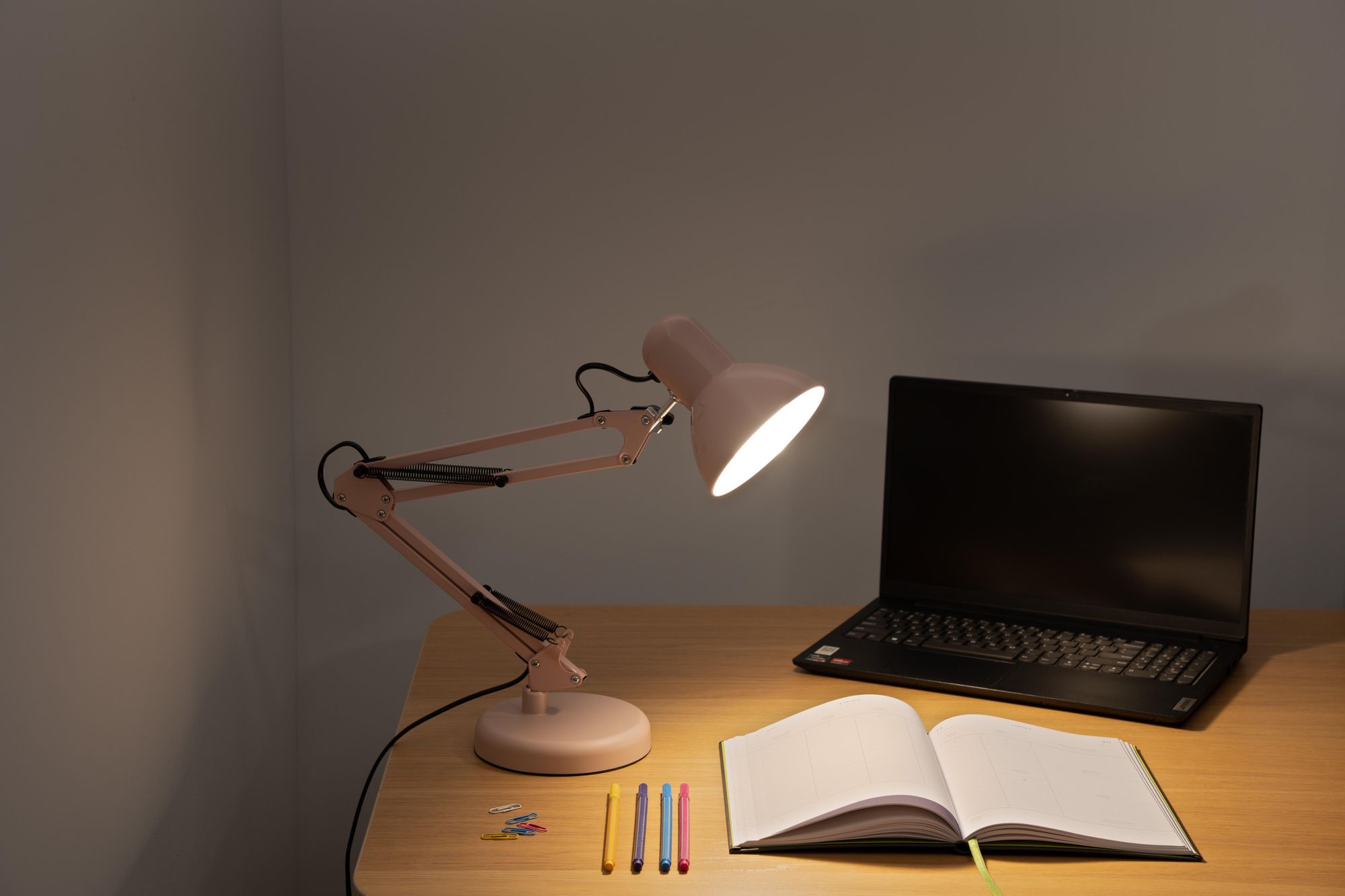 LUMILED Schreibtischlampe Puderrosa Metall E27 Fassung Verstellbarer Arm mit Klemme Retro klassisch Leselampe Tischleuchte Tischlampe Arbeitsleuchte Nachttischlampe Kinderzimmer Arbeitszimmer