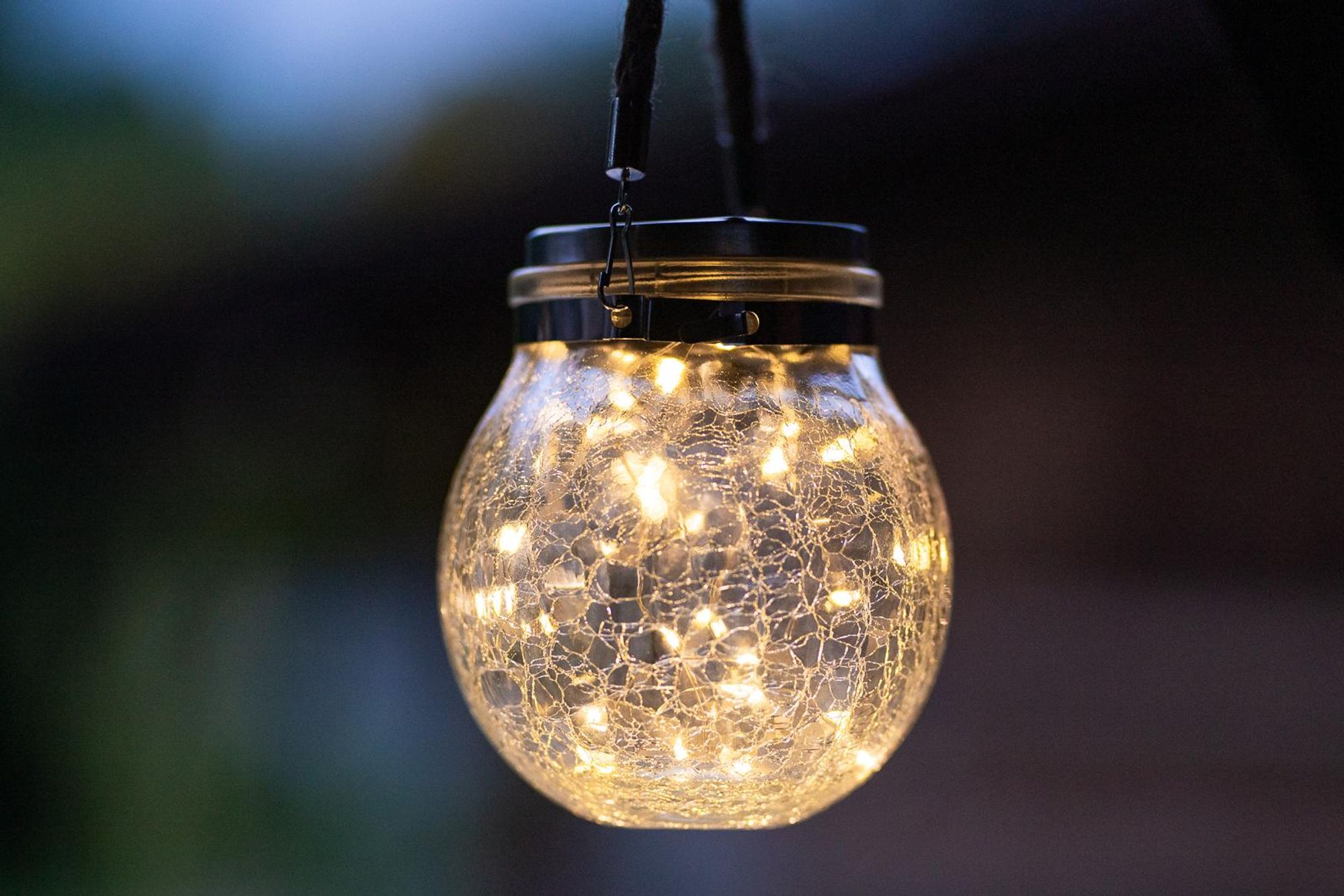 LUMILED 3er Set Solar Hängelaterne 12 cm IP44 3000K 20 LEDs 600mAh Solar Hängeleuchte, Kristall Glaskugeln zum Aufhängen, Bruchglas Optik, Dämmerungssensor, Gartendeko für Außen Garten Terrasse