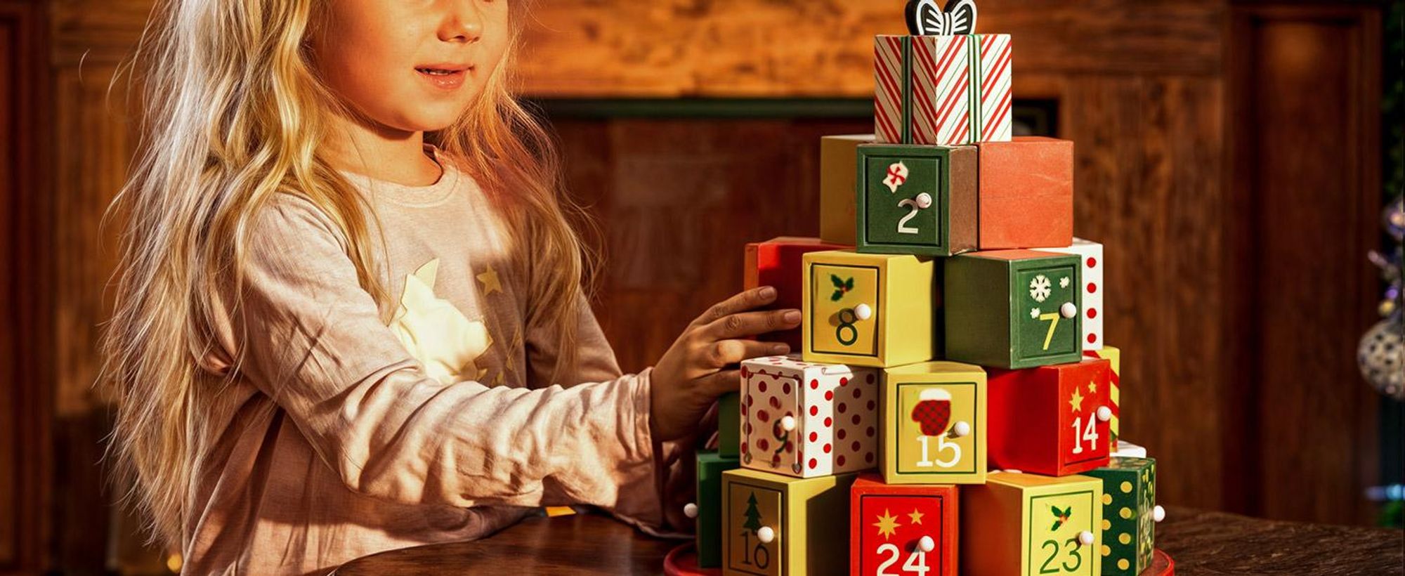 SPIELWERK Wiederverwendbarer Adventskalender Geschenkeberg XL Zum Befüllen