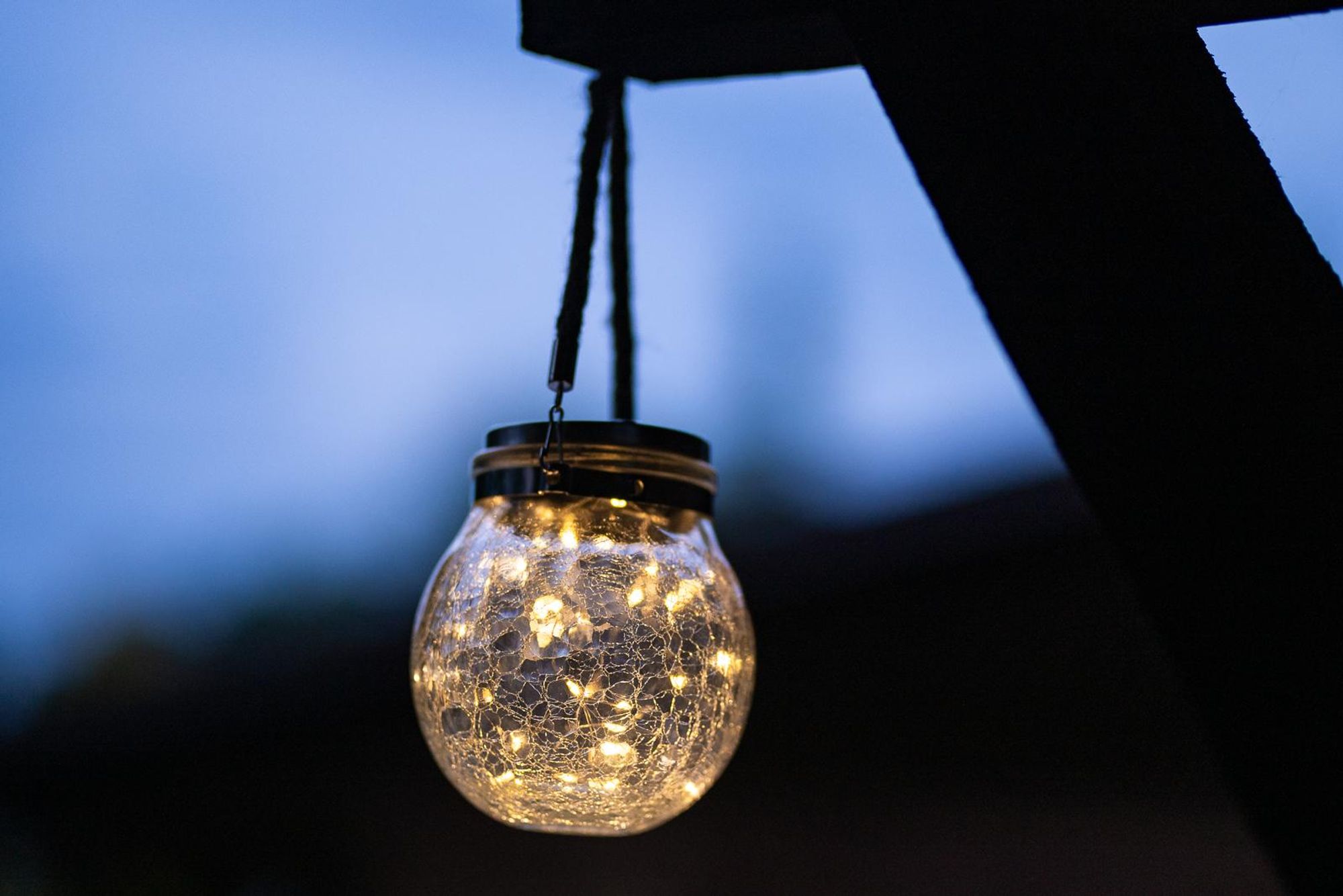 LUMILED 3er Set Solar Hängelaterne 12 cm IP44 3000K 20 LEDs 600mAh Solar Hängeleuchte, Kristall Glaskugeln zum Aufhängen, Bruchglas Optik, Dämmerungssensor, Gartendeko für Außen Garten Terrasse