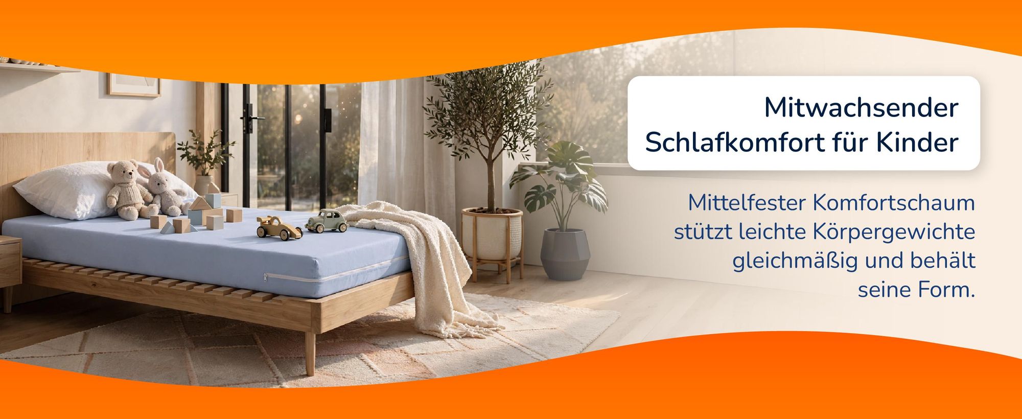 Kindermatratze auf Holzbett im hellen Zimmer, Banner mittelfester Komfortschaum für Kinder