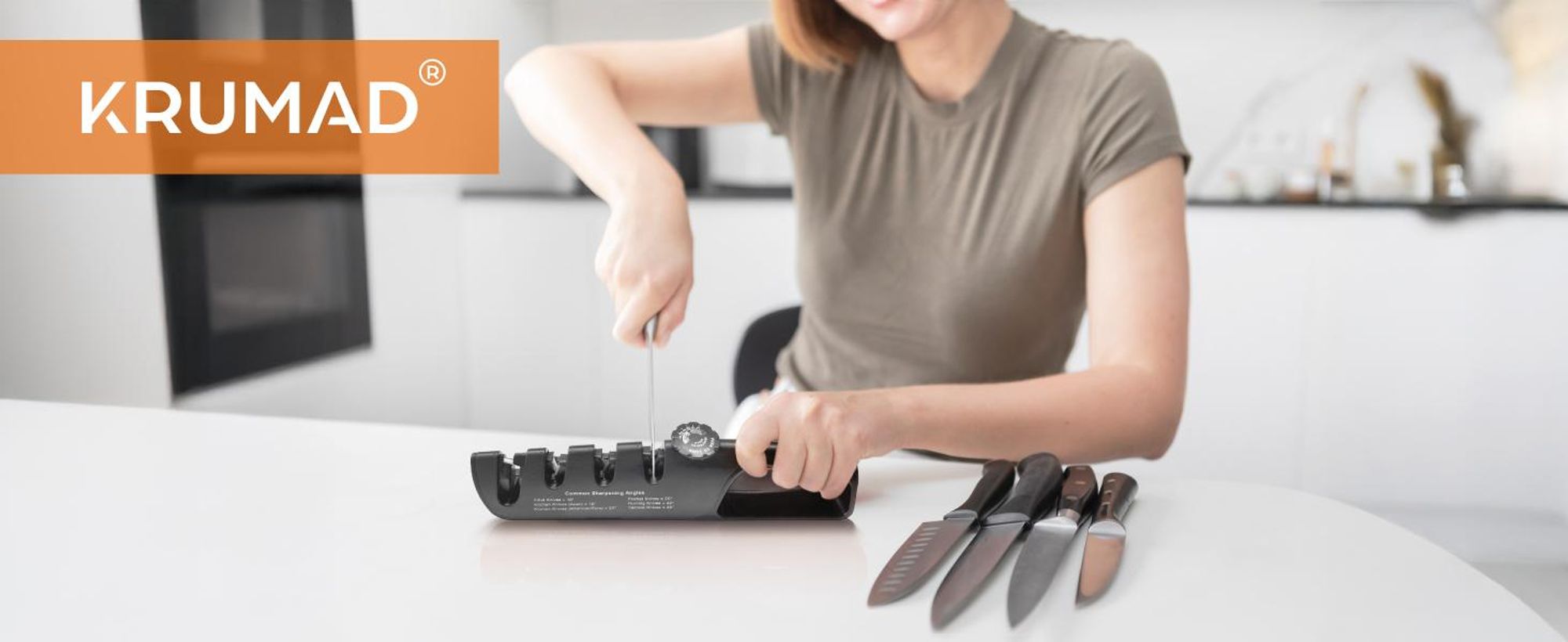 KRUMAD Messerschärfer 3-stufig, einstellbarer Winkel - Professionelle Schärfung für Küchenmesser, Outdoor-Messer, Klappmesser und Scheren