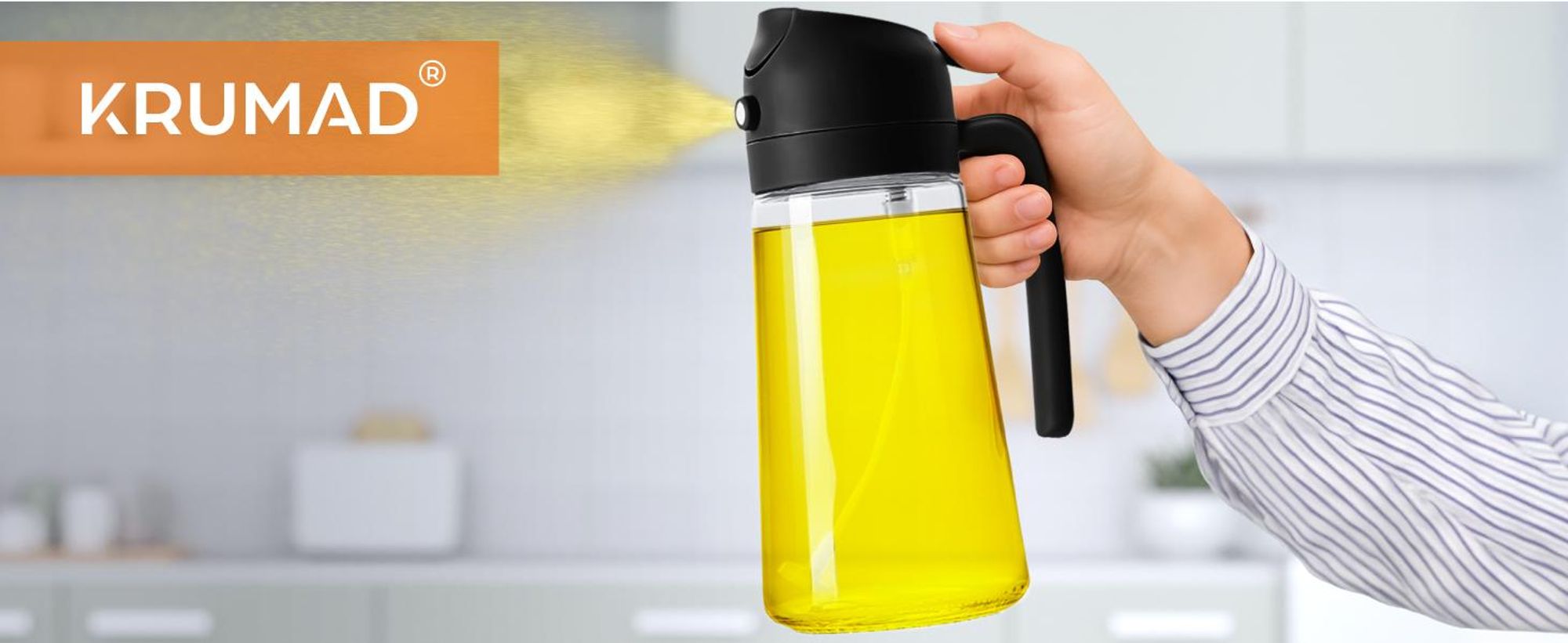 KRUMAD 2-er Set Ölspender 450 ml aus Glas – nachfüllbare Ölflasche mit Griff & PP-Deckel – Ausgießer für Öl, Essig & Küchenzubereitung, Ölkaraffe