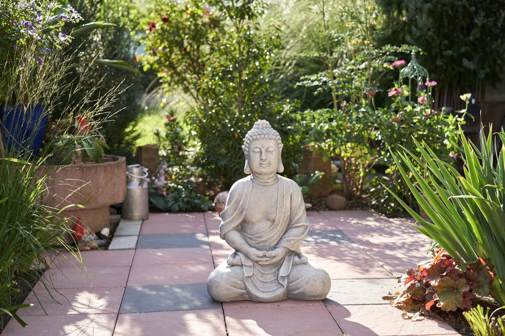 NEUSTEIN XXXL Großer Buddha 70 cm Steinfigur Garten Deko Figur Skulptur Feng Shui sitzend XB3002