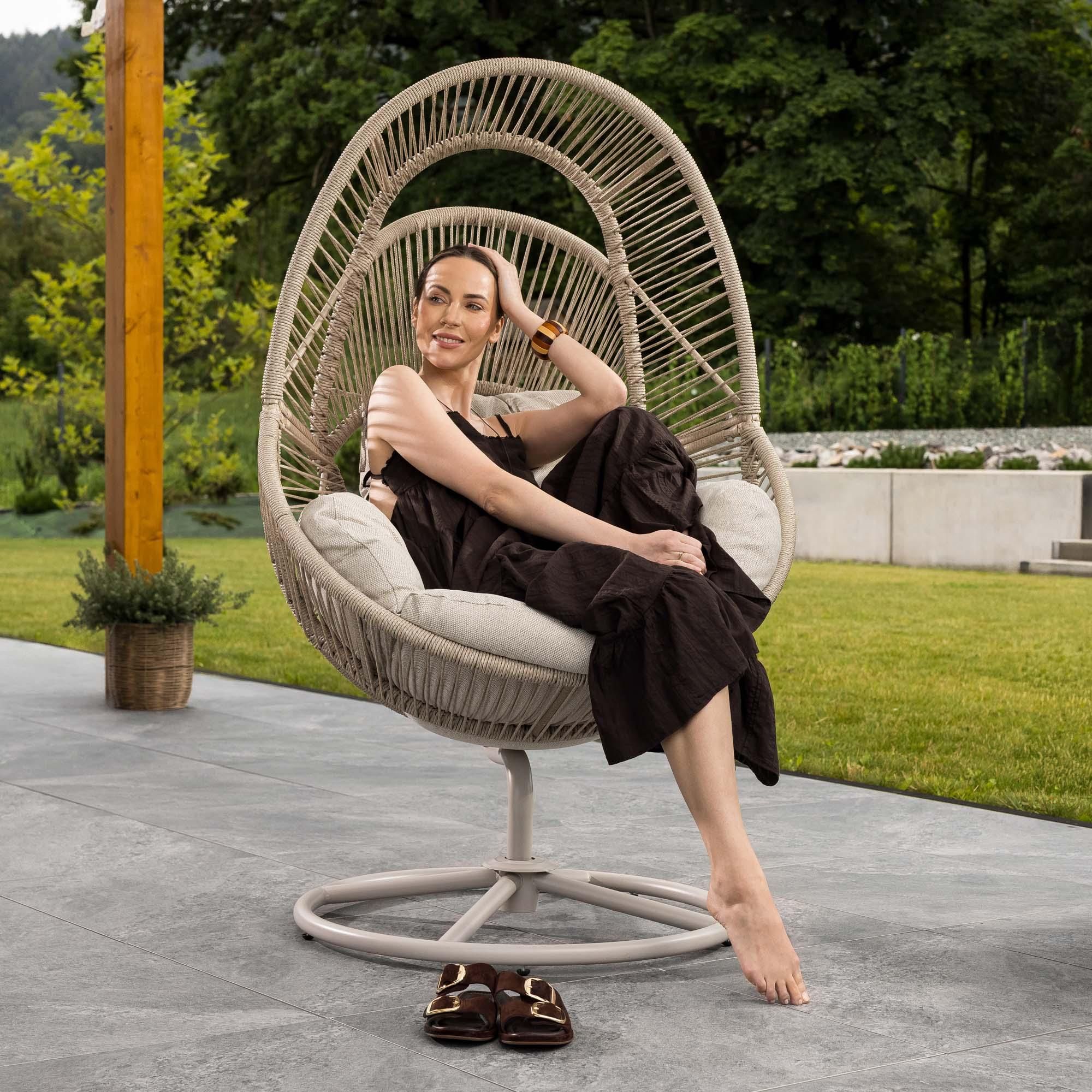 di volio Gartensessel VICO - beige, Lounge Sessel aus PE-Rattan mit drehbarem Stahlgestell, bequem & wetterfest