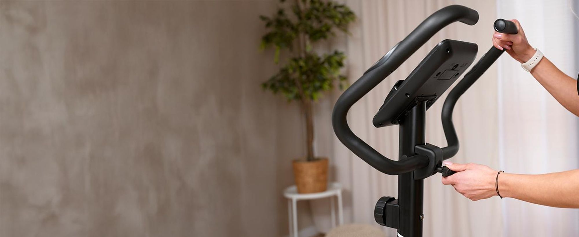 Hop-Sport Heimtrainer Fahrrad HS-4000H mit LCD-Display & Pulsmessung, 16 Widerstandsstufen, vertikale & horizontale Sitzverstellung, bis 125 kg