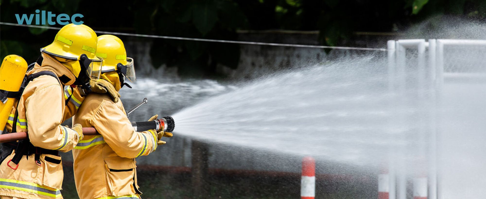 Wiltec Mehrzweckstrahlrohr mit C Storzkupplung 150–350 l/min und stufenloser Sprühstrahlverstellung für THW & Feuerwehr