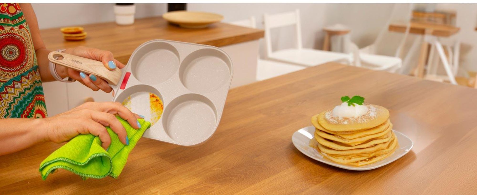 Briebe FPE1176 Spiegeleipfanne Induktion Pancake Pfanne, Glasdeckel, Antihaftbeschichtet Creme