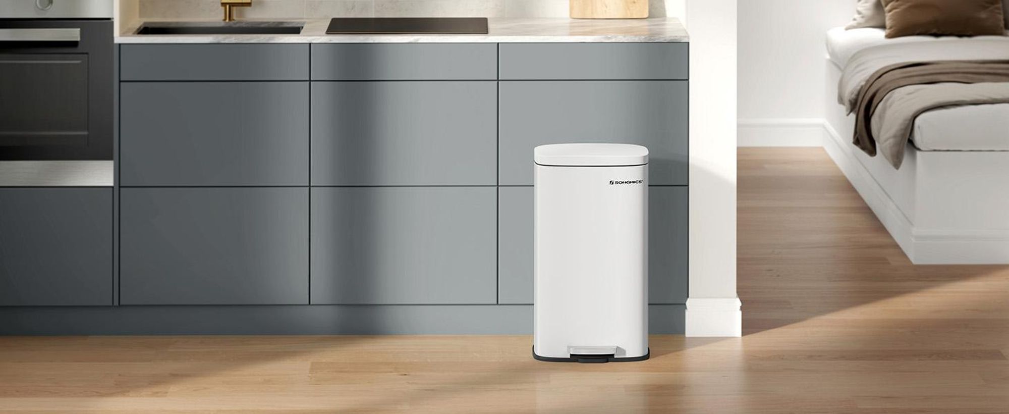 SONGMICS Mülleimer für die Küche | 30 L Abfalleimer mit Pedal Treteimer mit Inneneimer aus Kunststoff geruchsdicht und hygienisch weiß LTB03WT