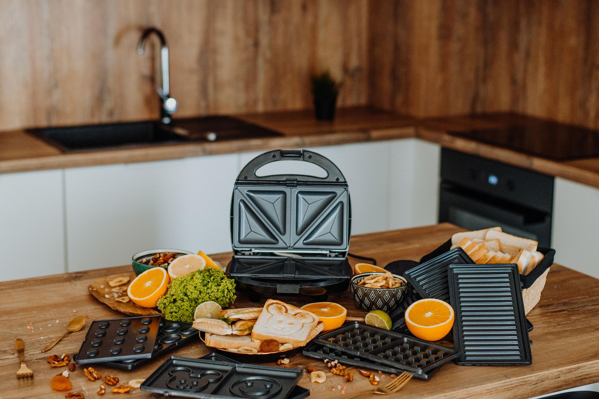 LEHMANN 5 en 1 Appareil à sandwich avec 5 différentes formes - Gaufrier, Grill, Panini, Sandwich et Mini-gâteaux - 800W