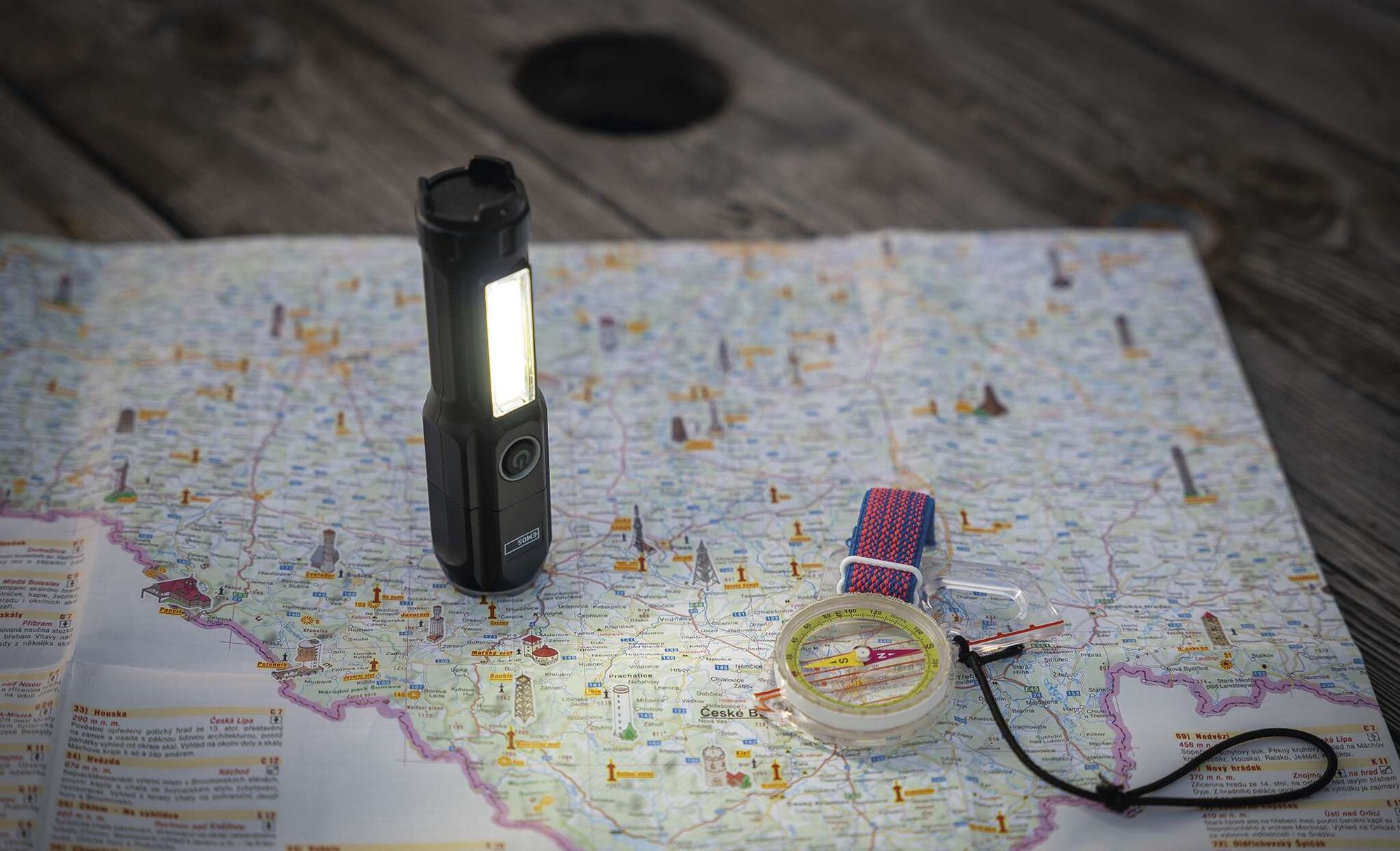 EMOS aufladbare LED Taschenlampe für Außen, fokussierbar, Lichtstrom 150lm, 150m Leuchtweite, 1200mAh Akku, wasserdicht, inkl. USB-Ladekabel, P3214