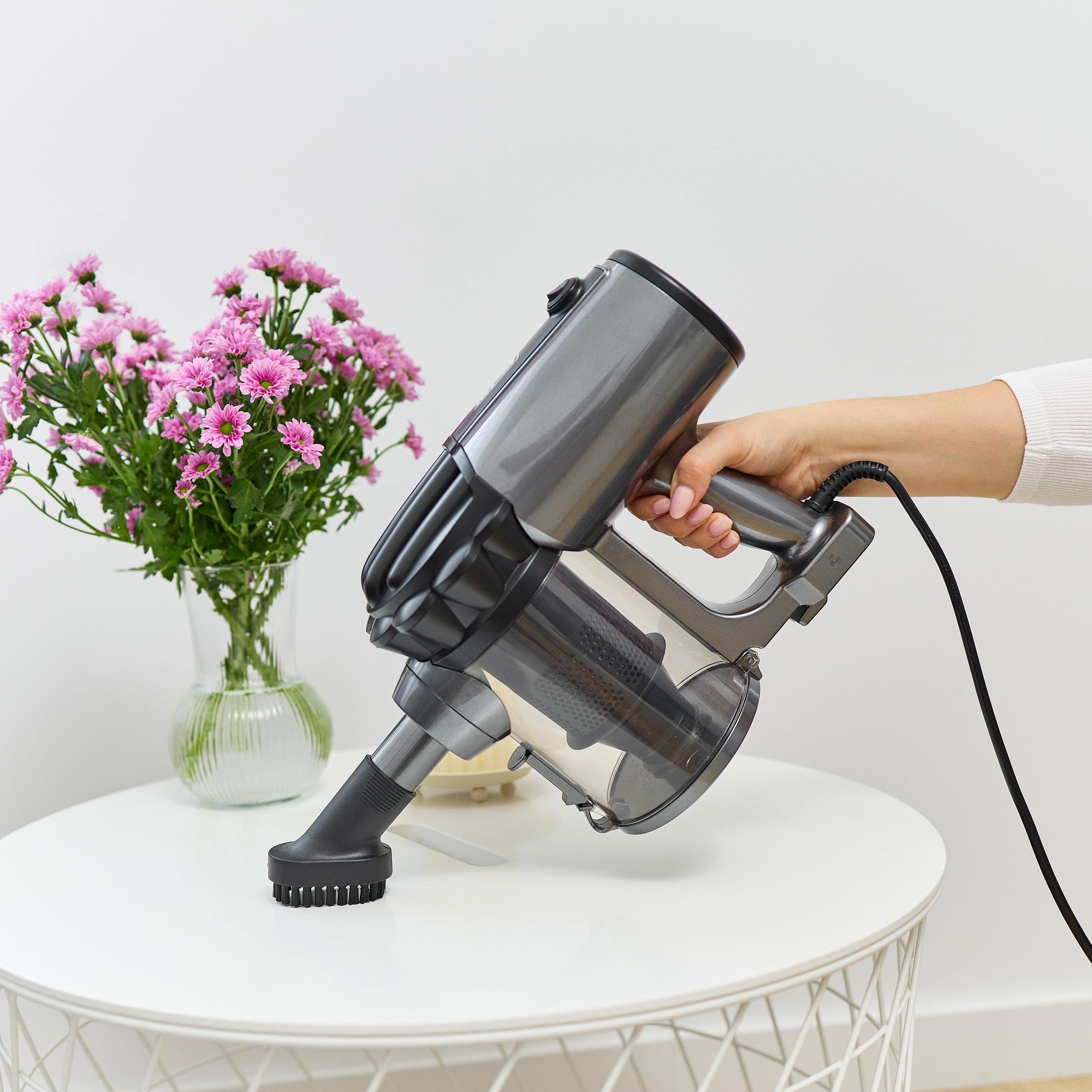 Vertikaler, leistungsstarker Staubsauger mit Kabel MPM MOD-74