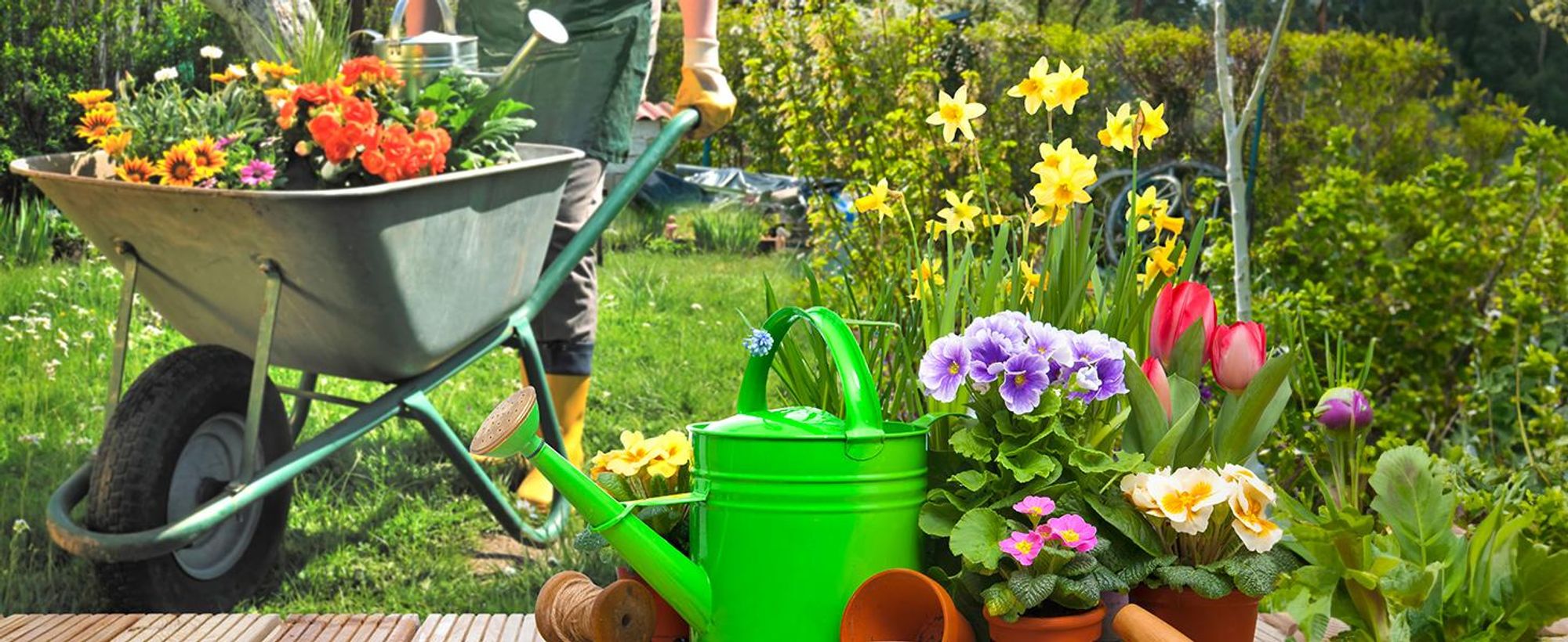 Domek narzędziowy Outsunny z tworzywa sztucznego 1,9 m², 134 x 104 x 204 cm, z drzwiami dwuspadowymi, odporny na warunki atmosferyczne, ogrodowy, szafka, do ogrodu, na zewnątrz, ciemnoszary