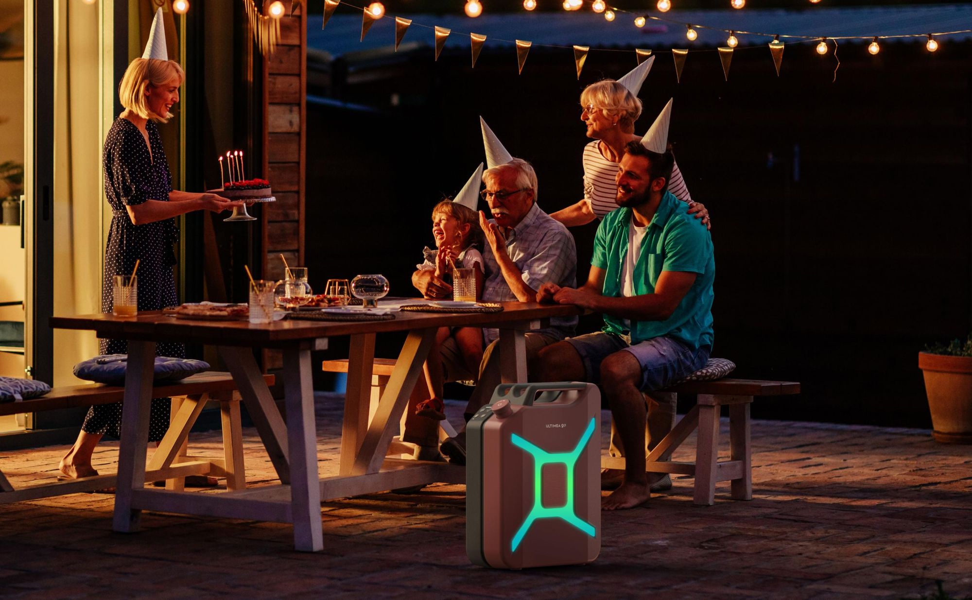 ULTIMEA Go tragbarer Party-Lautsprecher, 300 W Bluetooth PartyBox mit Bass-Boost, RGB-Beleuchtung, Mikrofon-/Gitarreneingang, Party & Outdoor, Rot