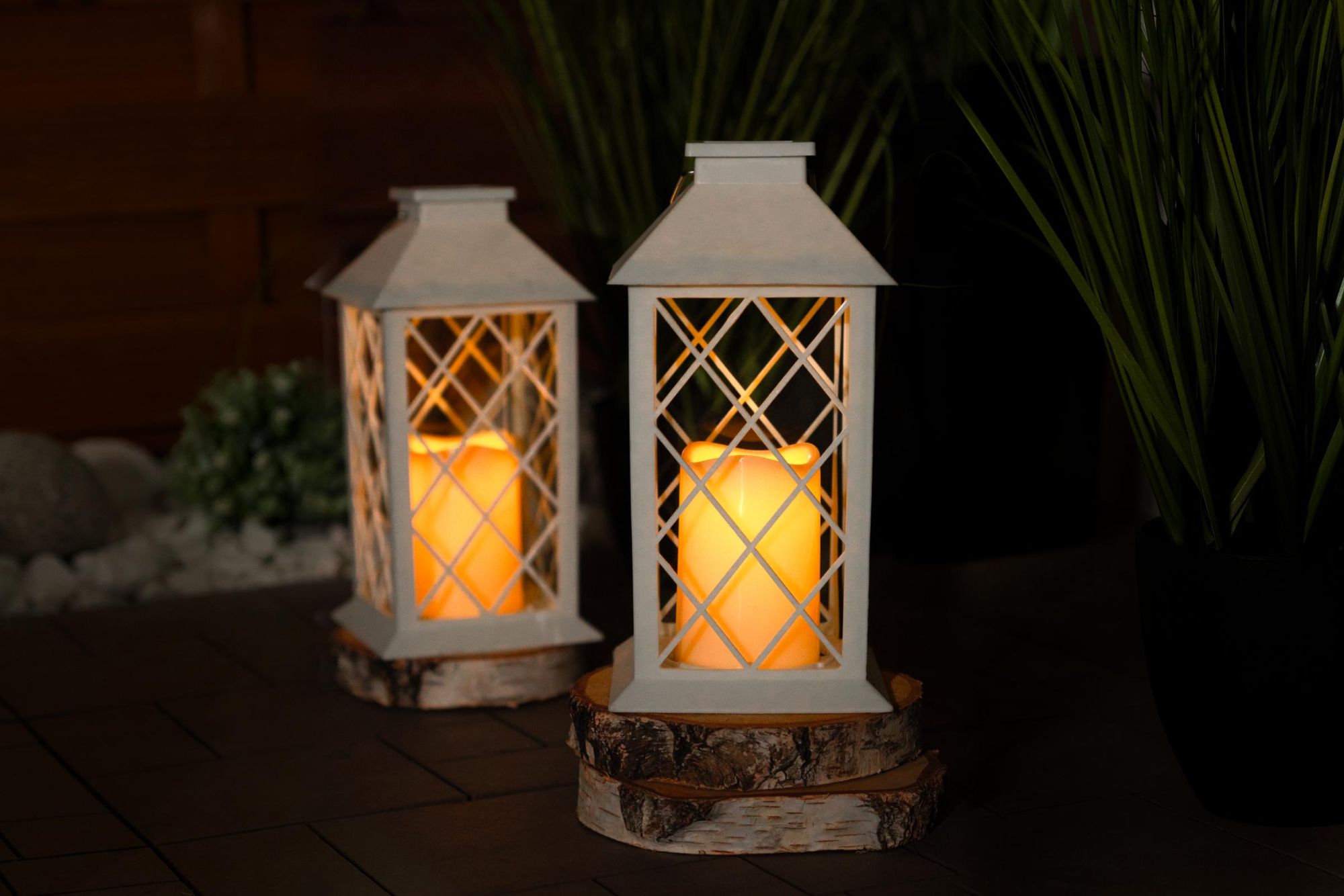 LUMILED Solarlaterne für Außen Solar Laternen für Draußen 2x LED Glas Laterne Solarleuchte mit Kerze Flacker Effekt Kerze IP44 Vintage weiß