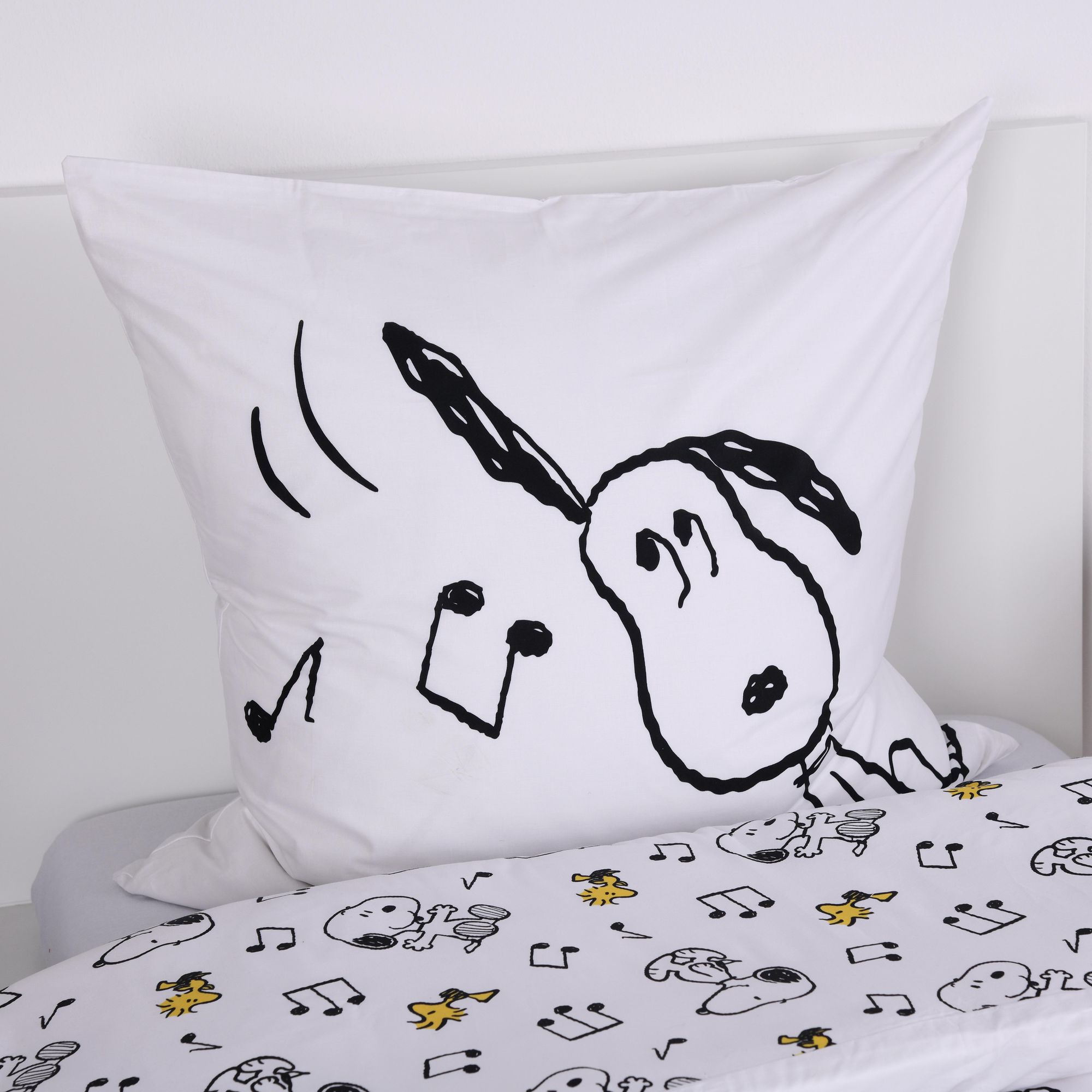 Peanuts Wendebettwäsche mit niedlicher Rückseite - Snoopy, Woodstock und vielen Noten