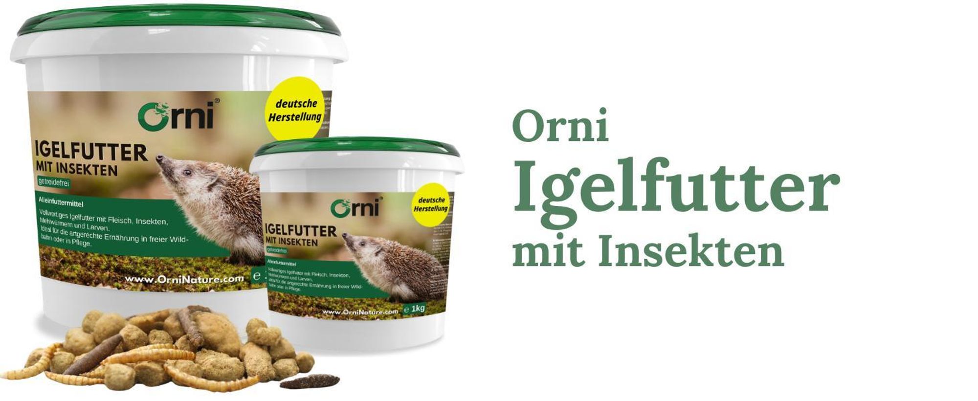 Futterhaufen vor Produktverpackung