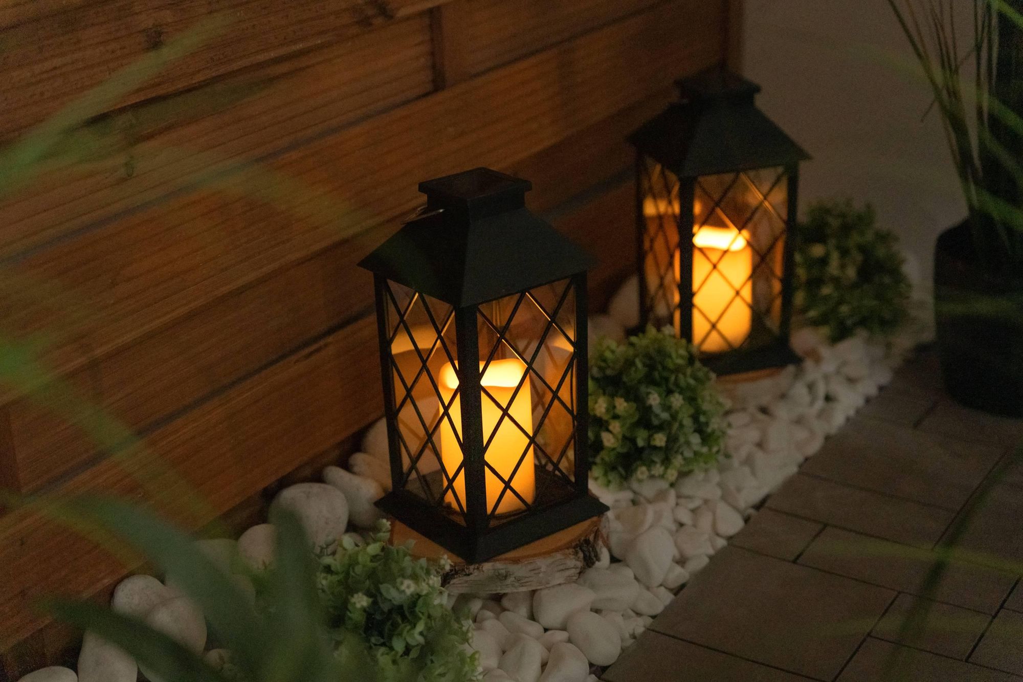 LUMILED 2x Set Solarlaterne Außen Solar Laternen Draußen LED Glas Laterne Solarleuchte Kerze Flammeneffekte Kerzenlaterne IP44 Vintage schwarz Hängend Dekorative Außenleuchte Gartenlampe
