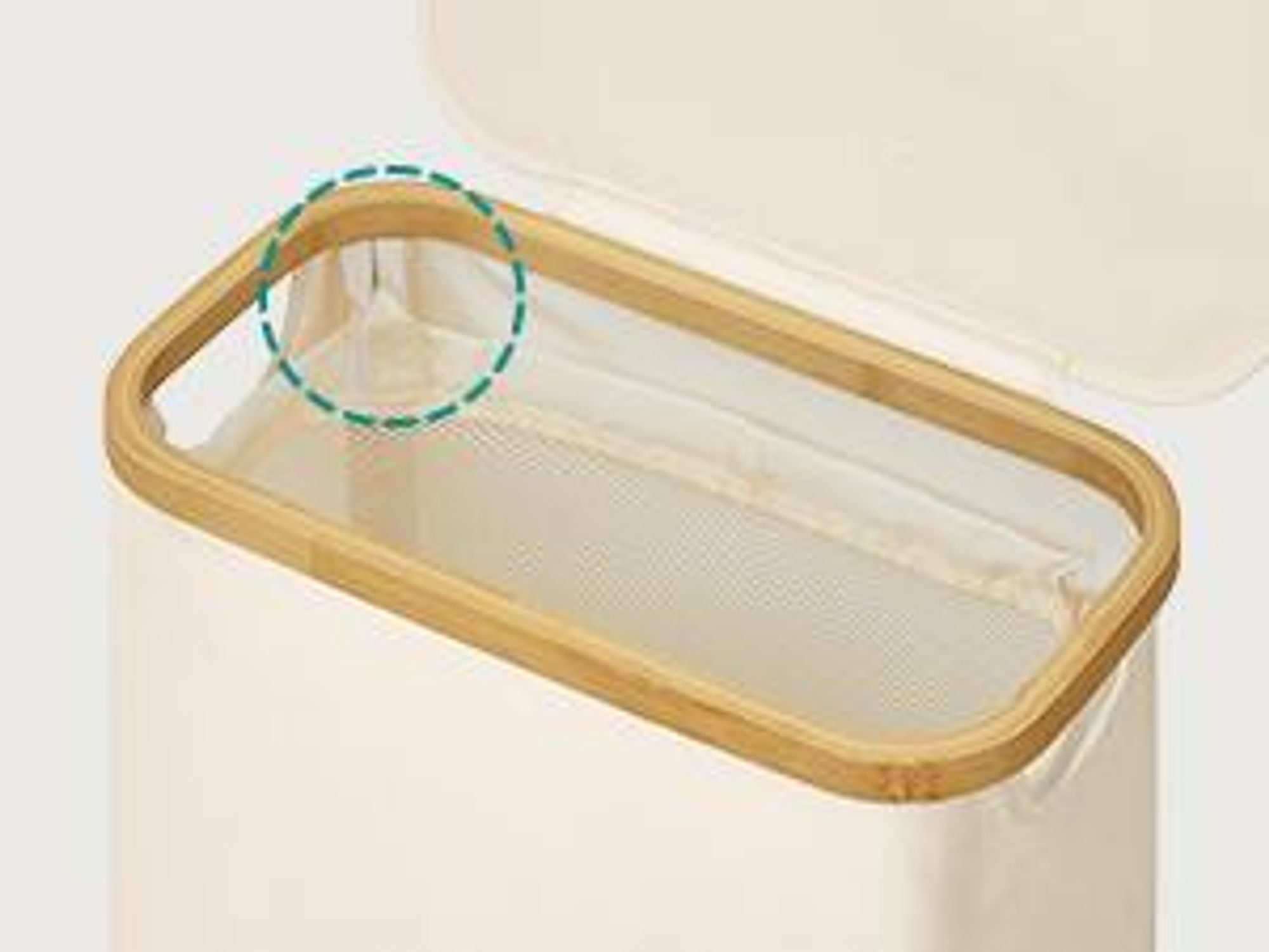 4. Den Sack mit den Klettverschlüssen fixieren