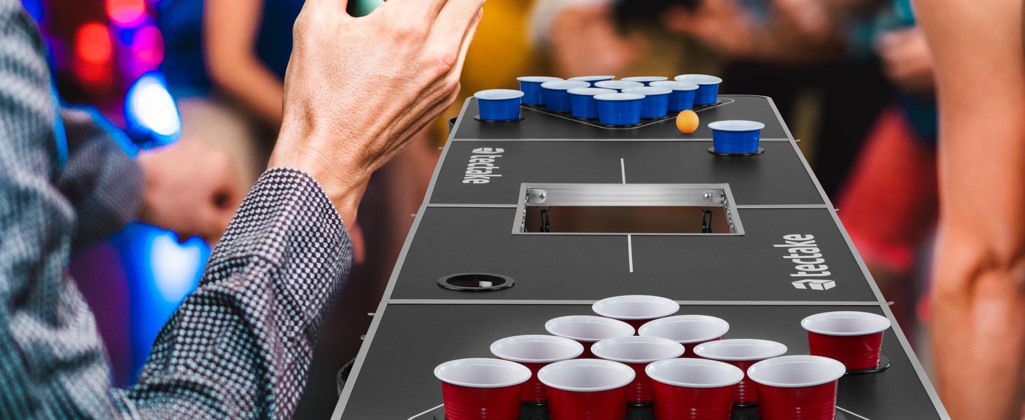 tectake® Aluminium Bierpongtisch Beer Ball Blitz mit Eisfach, klappbar inklusive 100 Bechern und 6 Bällen