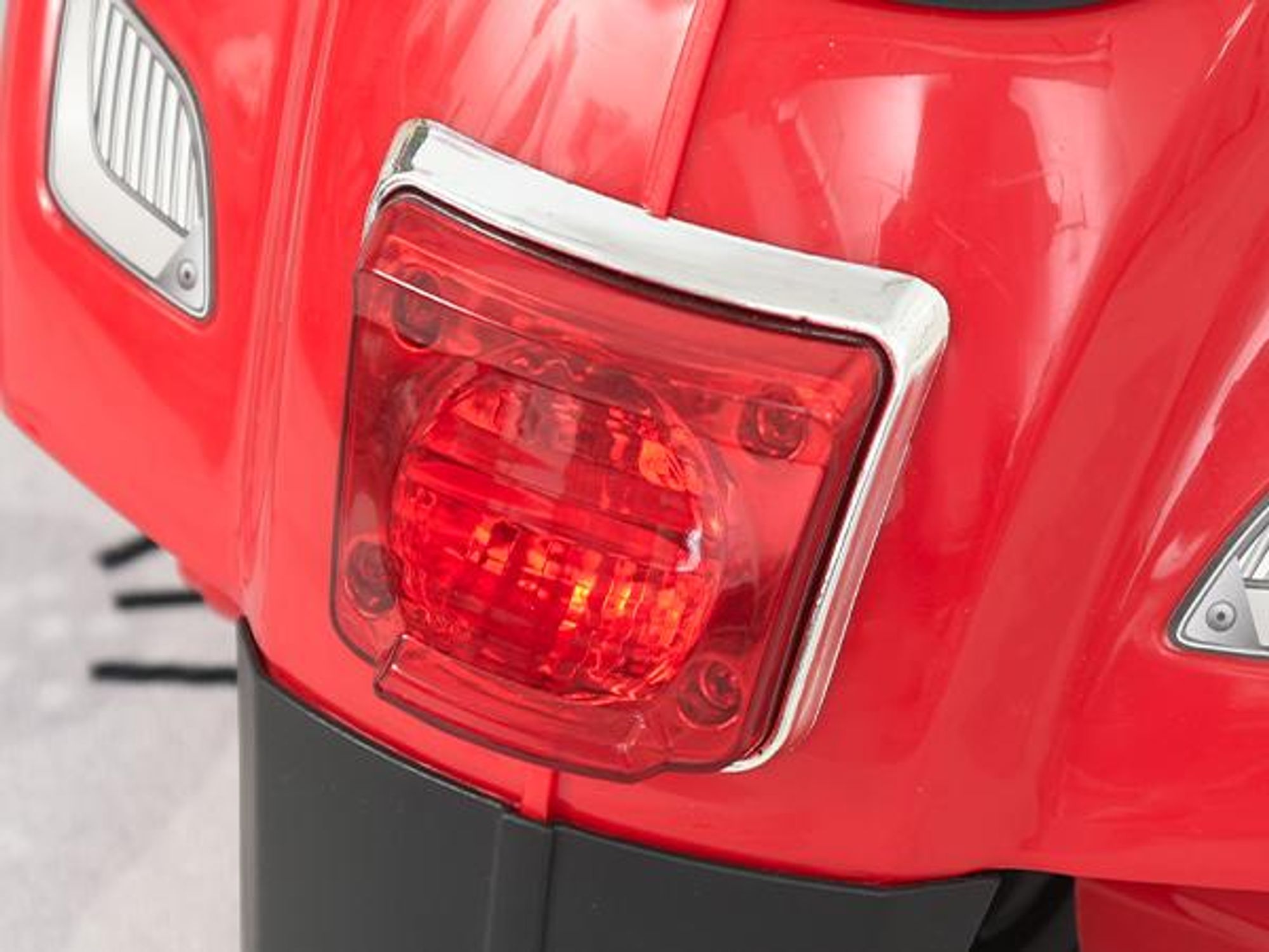 HOMCOM VESPA – elektryczny motocykl dla dzieci, pojazdy elektryczne dla dzieci w wieku od 3 do 6 lat, kolor czerwony