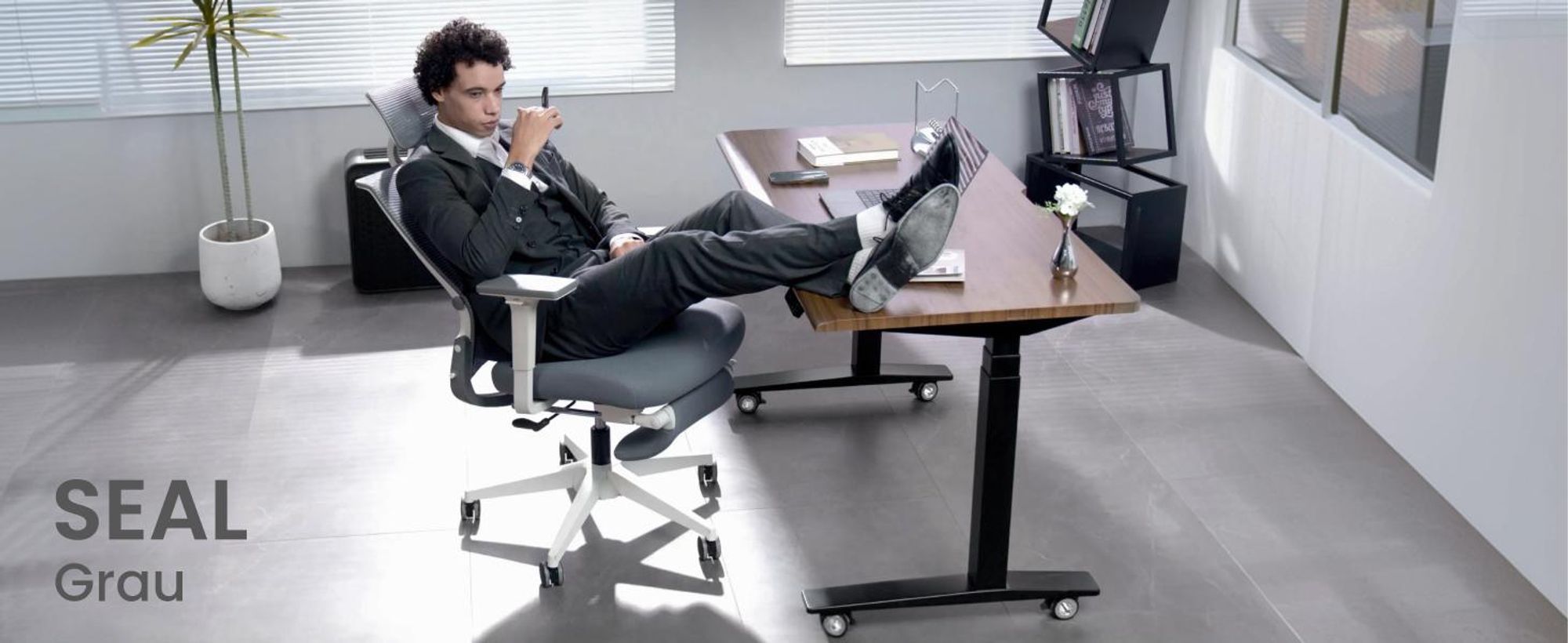 FLEXISPOT Foldex Ergonomischer Bürostuhl, klappbarer Bürostuhl für Kleine Räume mit Lendenwirbelstütze Höhenverstellbaren Armlehnen mit Fußstütze Weiß