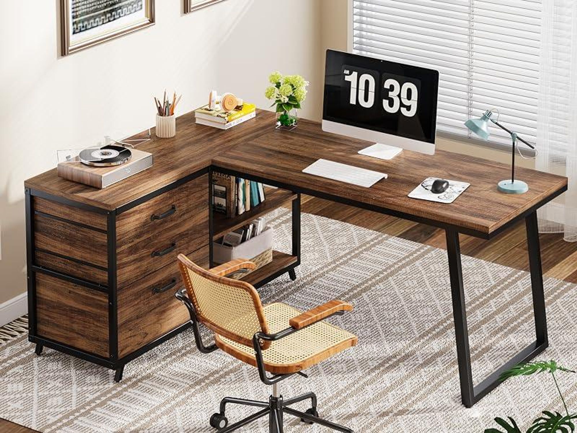 Tribesigns Bureau informatique en L avec 3 tiroirs, bureau d'angle réversible avec étagères, bureau PC 134 cm étude bureau, marron
