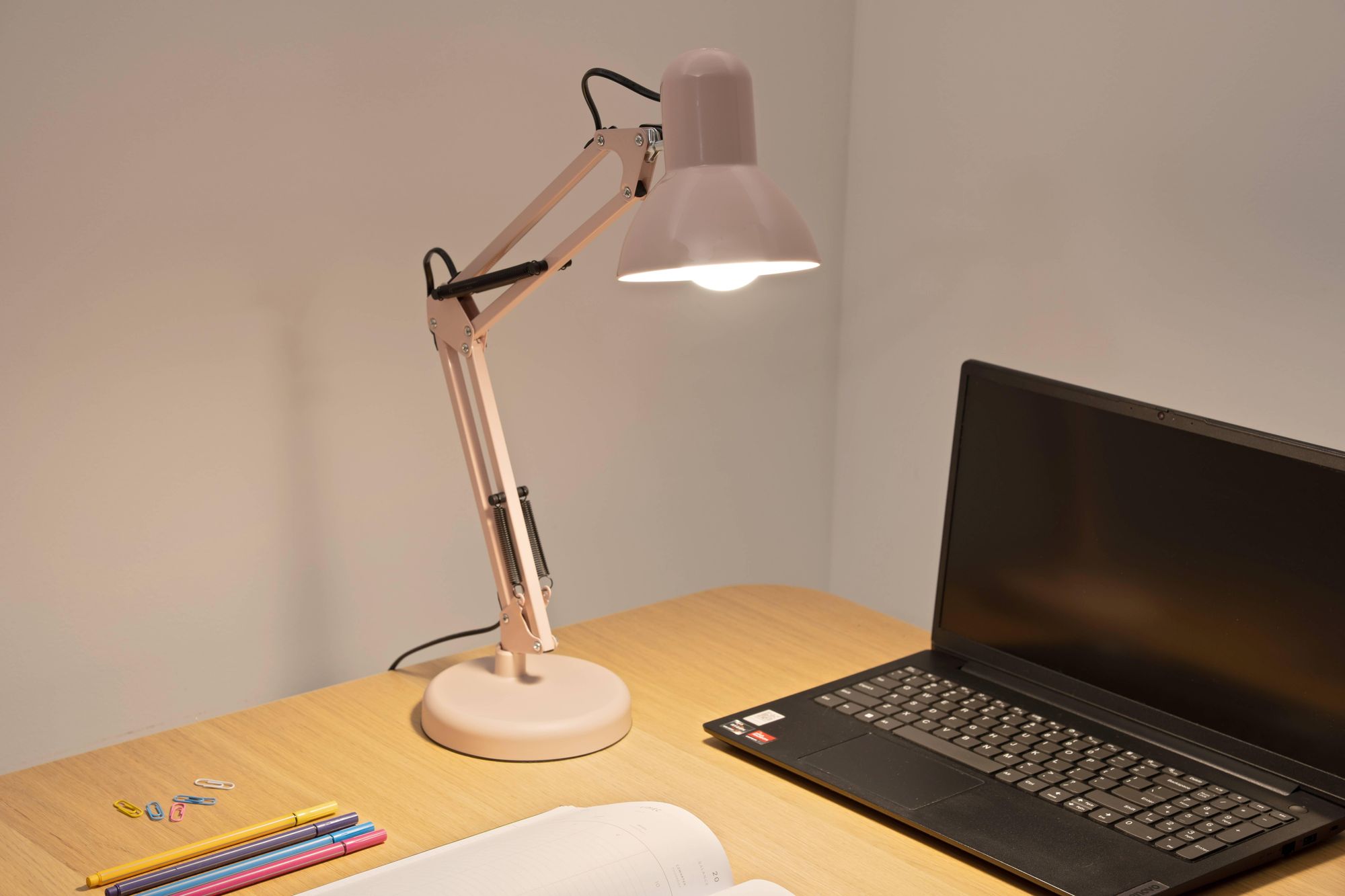LUMILED Schreibtischlampe Puderrosa Metall E27 Fassung Verstellbarer Arm mit Klemme Retro klassisch Leselampe Tischleuchte Tischlampe Arbeitsleuchte Nachttischlampe Kinderzimmer Arbeitszimmer