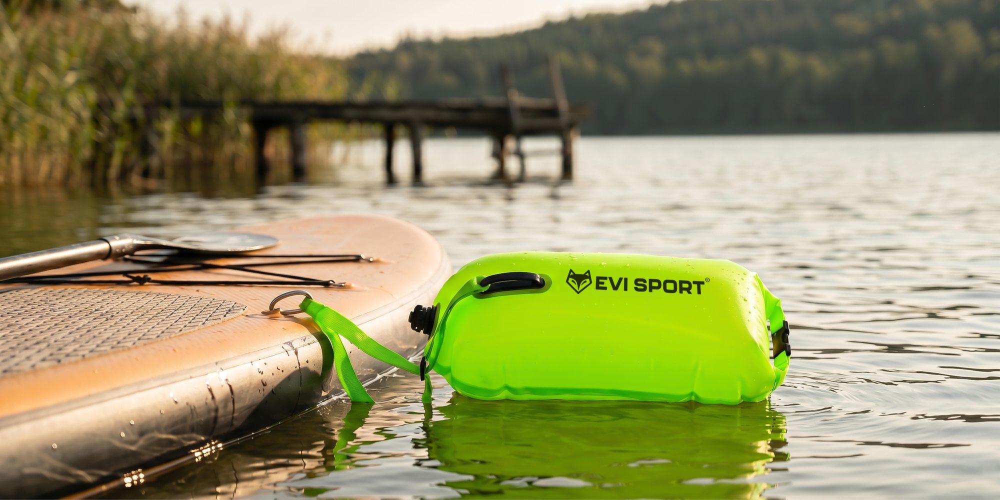 EVI SPORT AquaShield Schwimmboje 20L, Sicherheitsboje mit Trockentasche, Aufblasbar, Verstellbarer Gurt für SUP & Freiwasser, , Neongrün