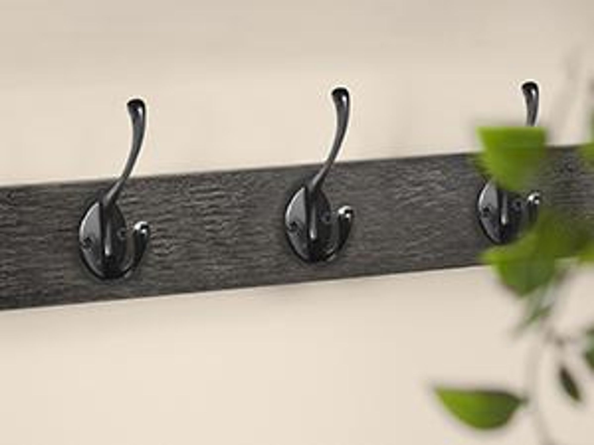 VASAGLE Garderobenständer mit Schuhbank, 5 Regalebenen, 9 Dreifach-Haken, 6 seitliche Haken, 40x120x190 cm, Steingrau-Tintenschwarz