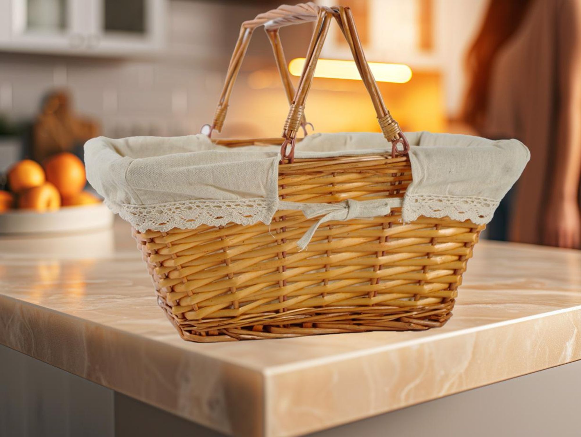 Kobolo Weidenkorb mit Klapphenkeln 40L x 30B x 19/34H cm eckig Textilfutter mit Häkelborte Tragekorb Box Klappbügelkorb Picknickkorb Autokorb Pilzkorb
