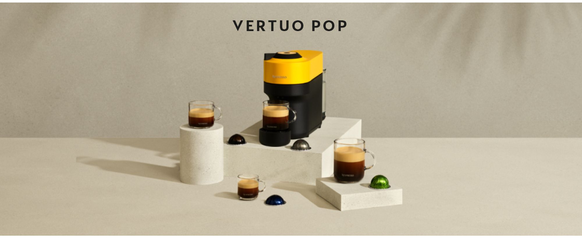 NESPRESSO VERTUO Pop | Kaffeekapselmaschine von De'Longhi & Aeroccino Milchaufschäumer | Liquorice Black