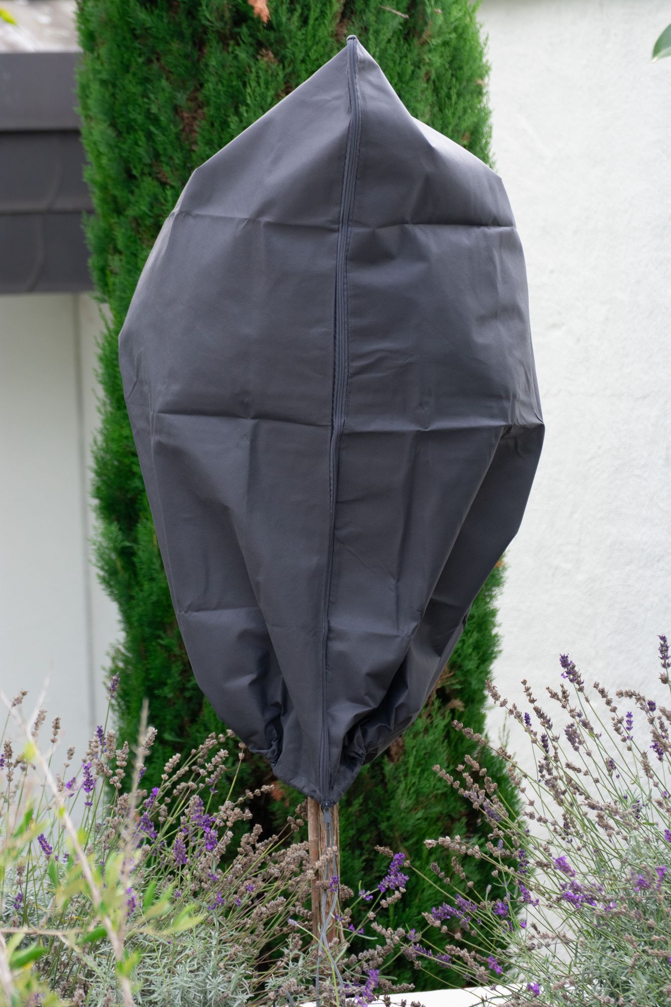 80 x 100 cm Premium XXL Winterschutz für Pflanzen grau Kübelpflanzen Winterschutzcover draußen Haube Reißverschluss Zugband Pflanzenschutzhaube