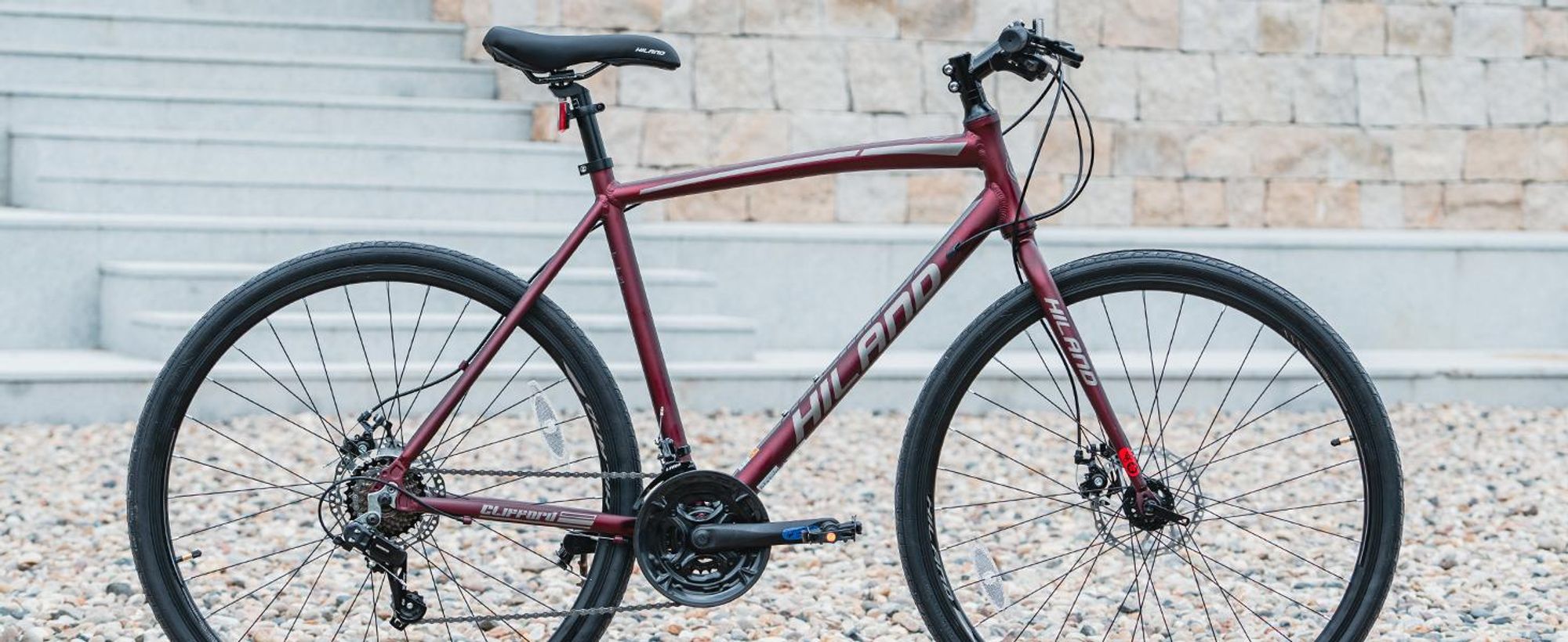 Hiland 28 Zoll Rennrad 700C Trekkingrad Aluminiumrahmen mit 21 Gang-Schaltung Scheibenbremse Racing Bike für Damen und Herren, Silbrig