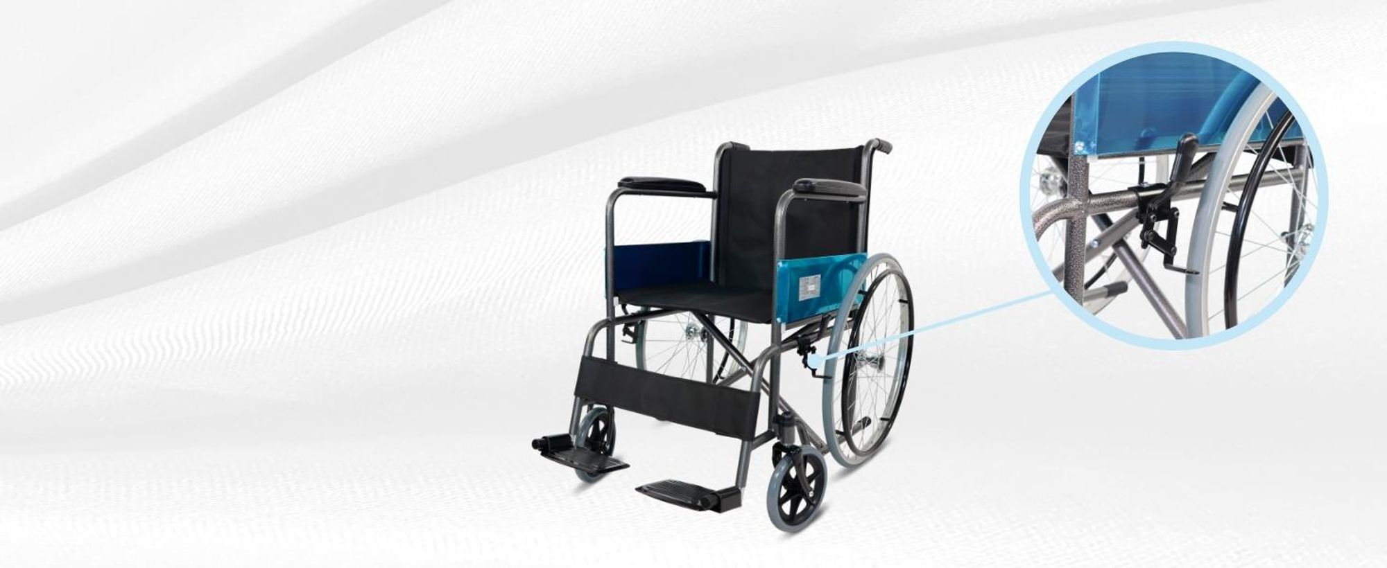 Rollstuhl faltbar Mobiclinic selbstfahrend Feststellbremse Sitz 46cm gepolsterte Armlehnen stabil geölte Räder schwarz Alcázar