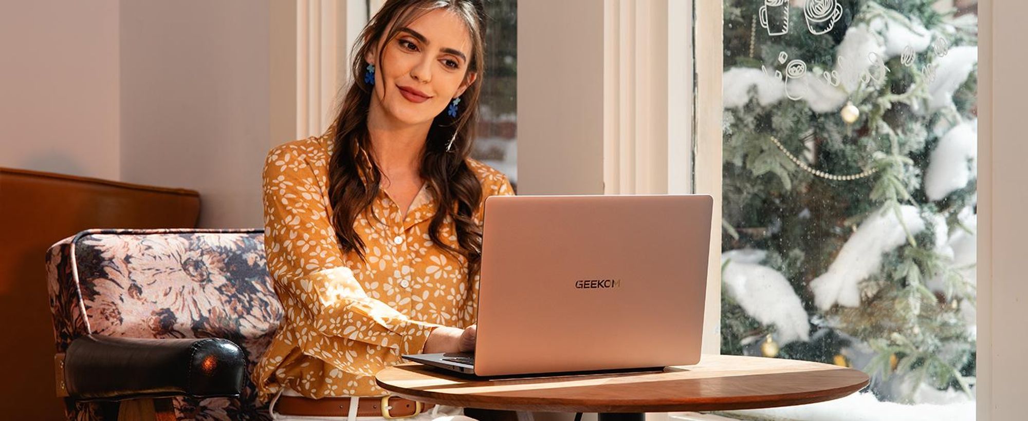 GEEKOM GeekBook X14 Pro Laptop, 999 g Ultraleicht, 14" 2.8K OLED, Ultra 9-185H, 32GB LPDDR5x RAM 7500MT/s, 1TB SSD, 2X USB4, Fingerprint & Webcam