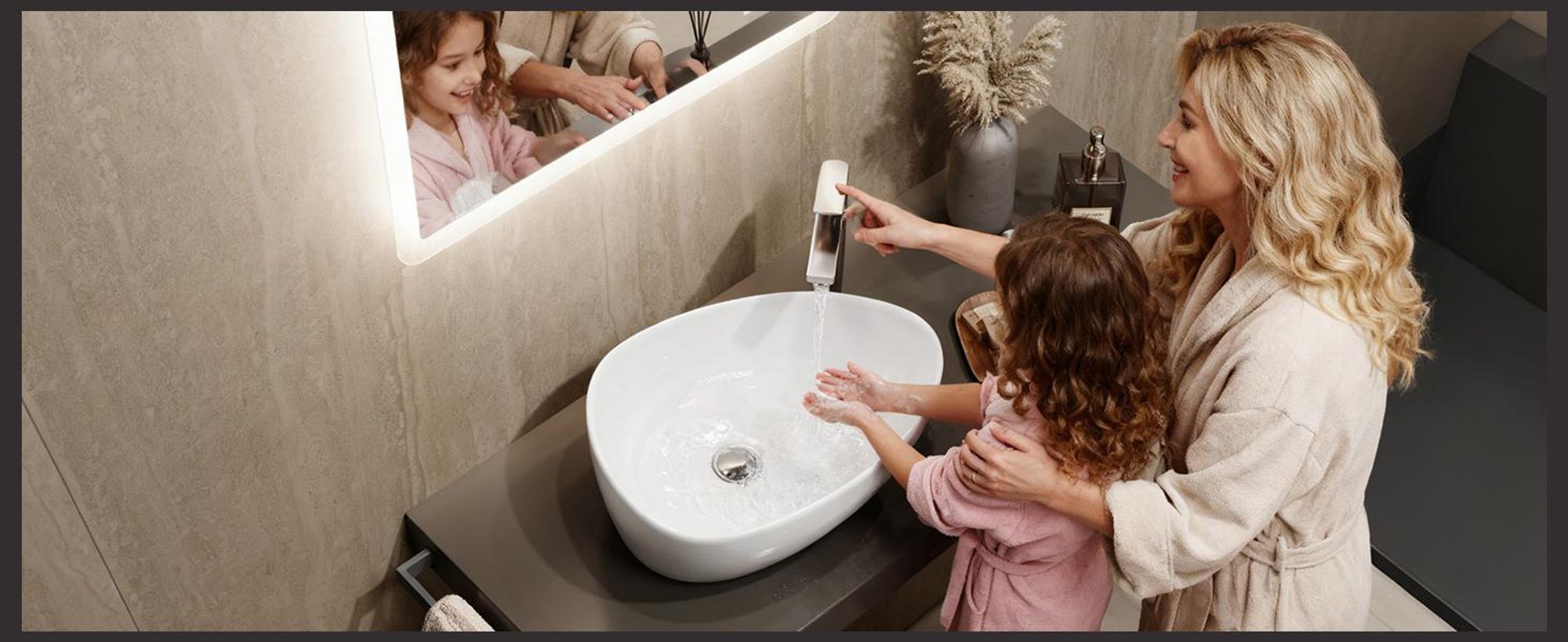 HOROW Oval Aufsatzwaschbecken, 47 x 35 cm Modern Waschbecken mit dünne Rand, Weiß Elegant Waschschale für kleine Badezimmer und Gäste WC