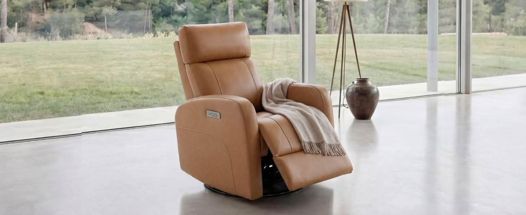 CHITA Elektrischer Relaxsessel, Echtleder, 270° drehbar, Fernsehsessel mit Liegefunktion, elektrisch verstellbar, USB-Anschluss