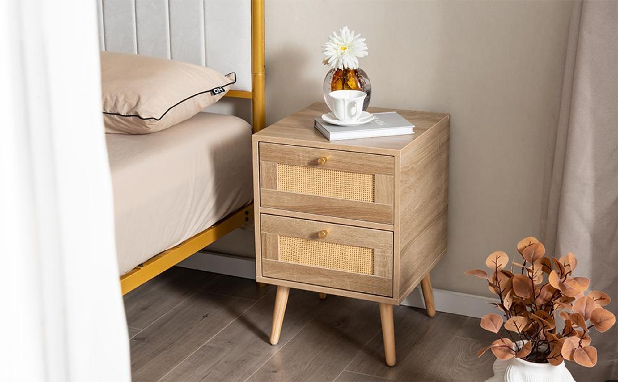 COSTWAY Nachttisch mit 2 Schubladen, Massivholzbeinen, Nachtschrank Rattan-Design, 40x40x59cm Eiche