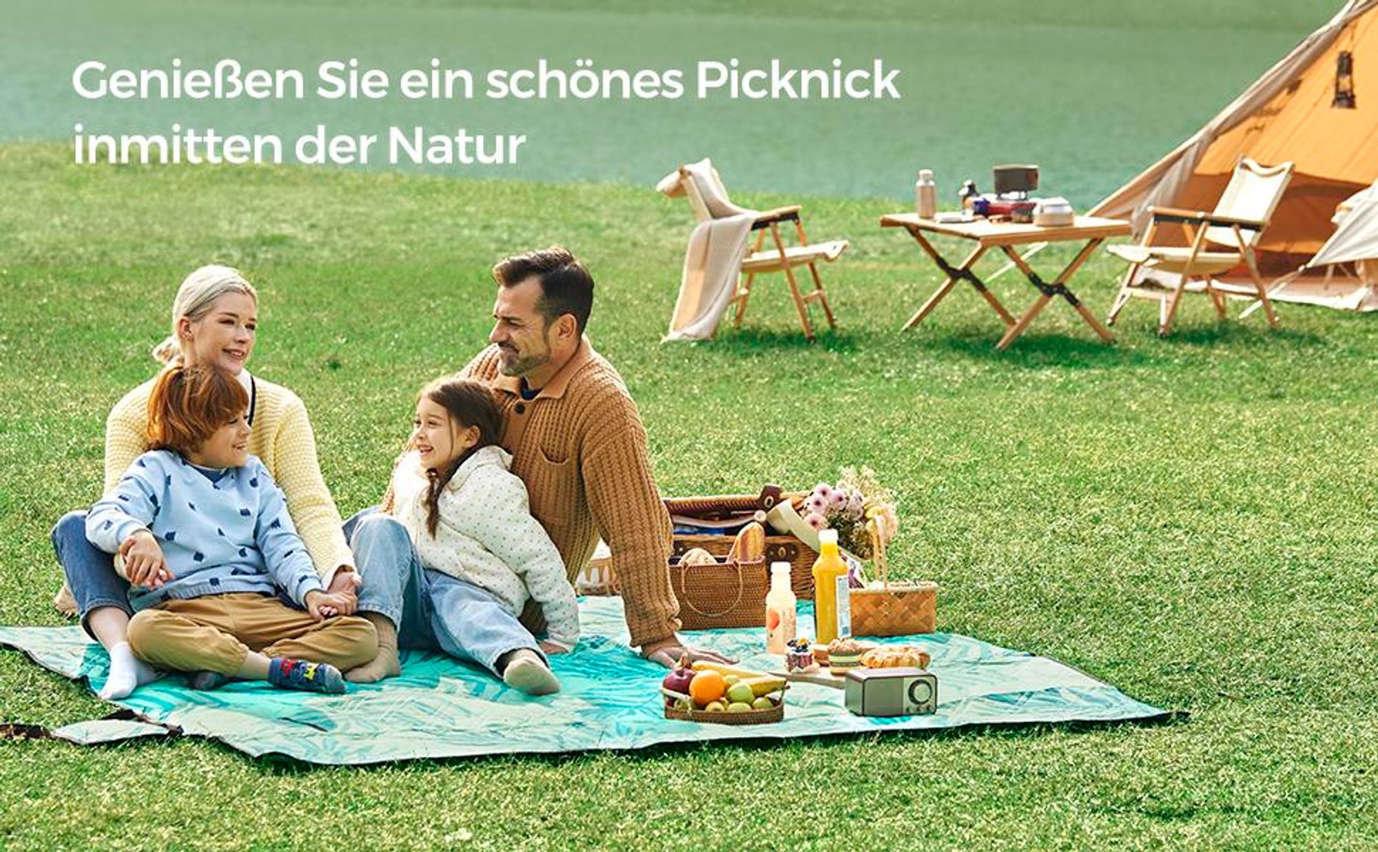 SONGMICS Picknickdecke, 200 x 200 cm, maschinenwaschbar, grün mit tropischem Farn