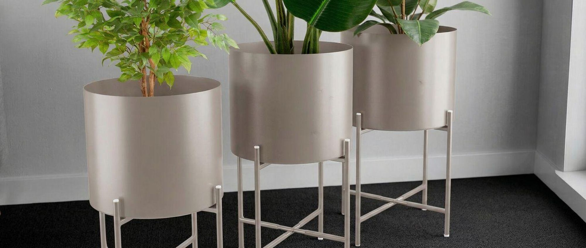 Pflanzenständer Mine 2-teilig, im Industrial Style Anti-Rutsch-Pads, Belastbarkeit je 20 kg