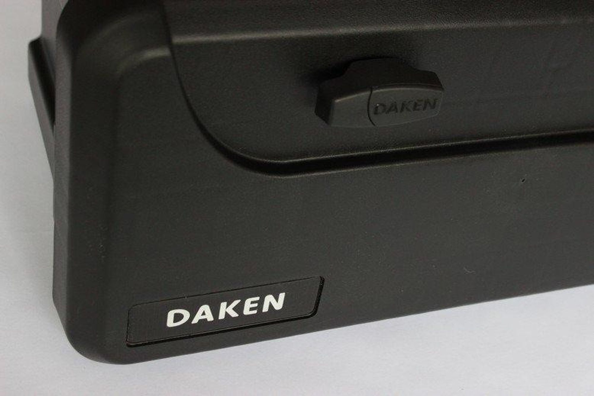 Bedna na nařadí DAKEN BLACKIT 550 dvojitý zámek s úchytkami