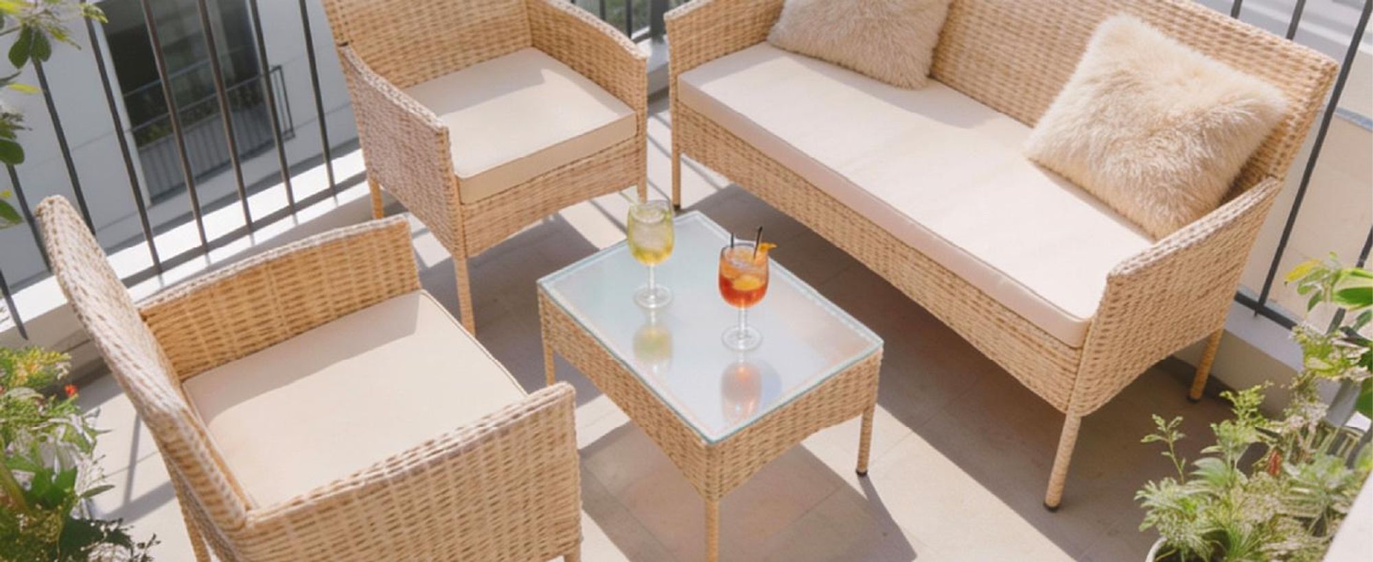 Juskys Polyrattan Gartenmöbel-Set Fort Myers - Tisch, Sofa & 2 Stühle - creme